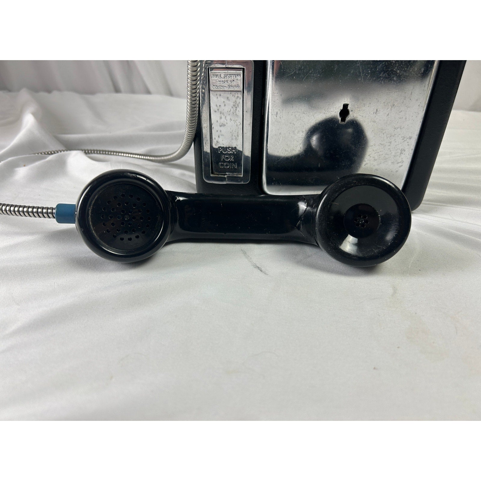 Western Electric Bell System Qwest Coin Pay Phone Wall Telephone w/ Coin Box Key