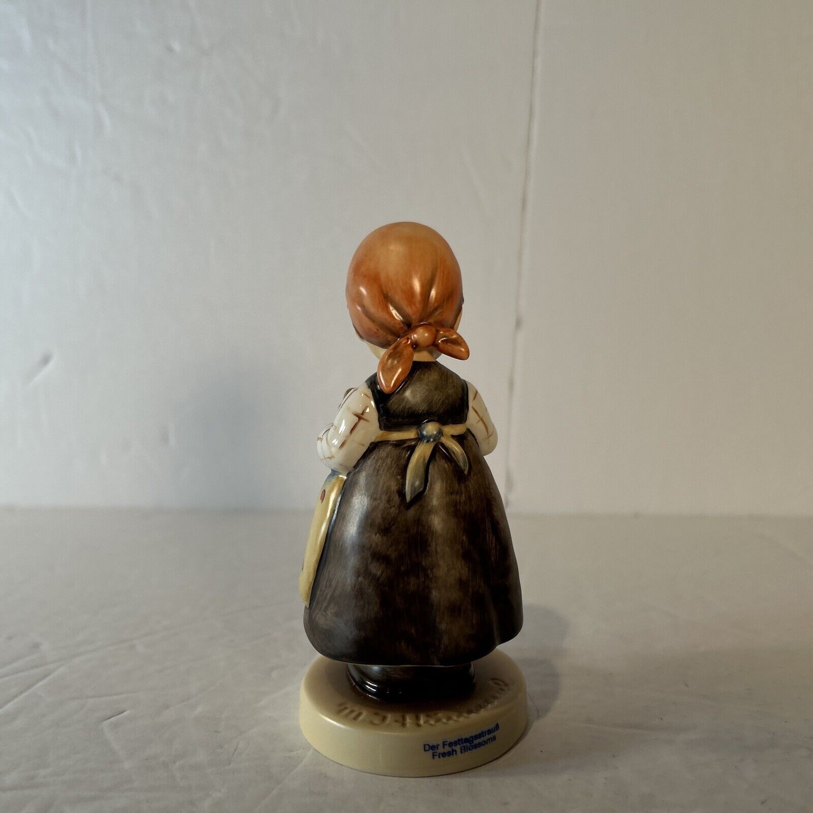MI Hummel Heart of Hummel Set of 4 LE Figurines + Tin COA #0697/5000