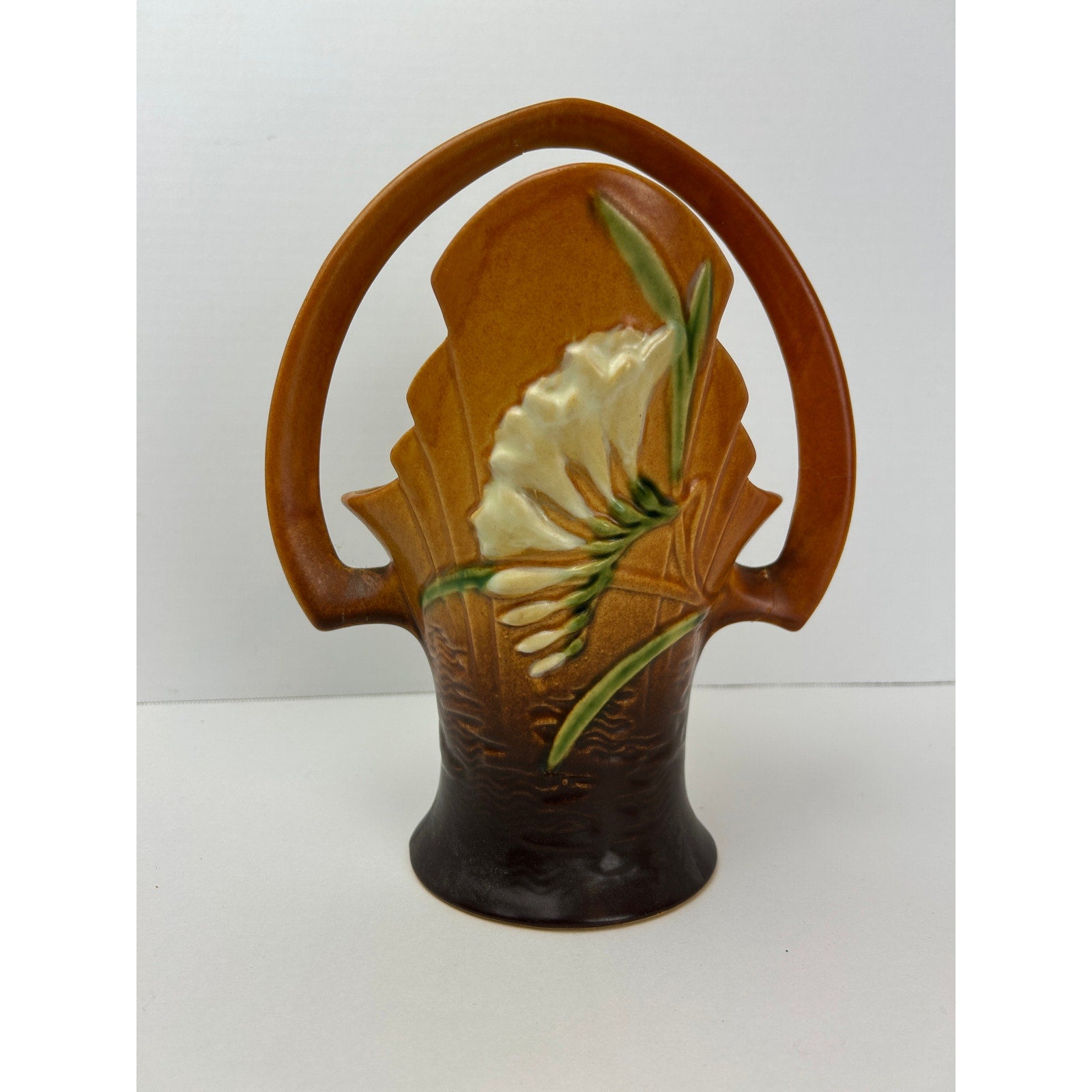 Vintage Roseville Pottery Freesia Shape 392-10 Basket Vase Brown Handle Repair