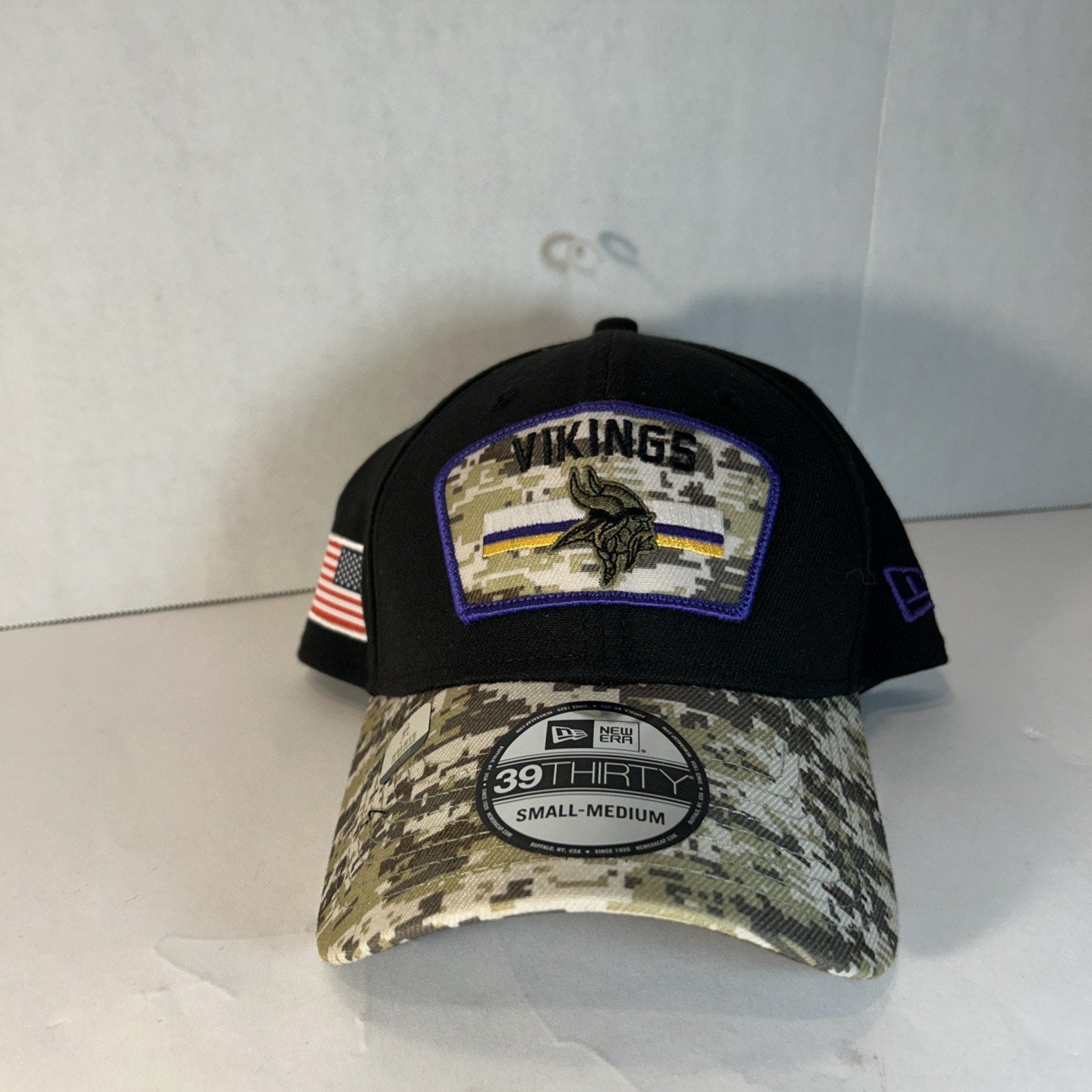 Minnesota Vikings New Era 39Thirty Salute to Service Hat S/M Camo NFL
