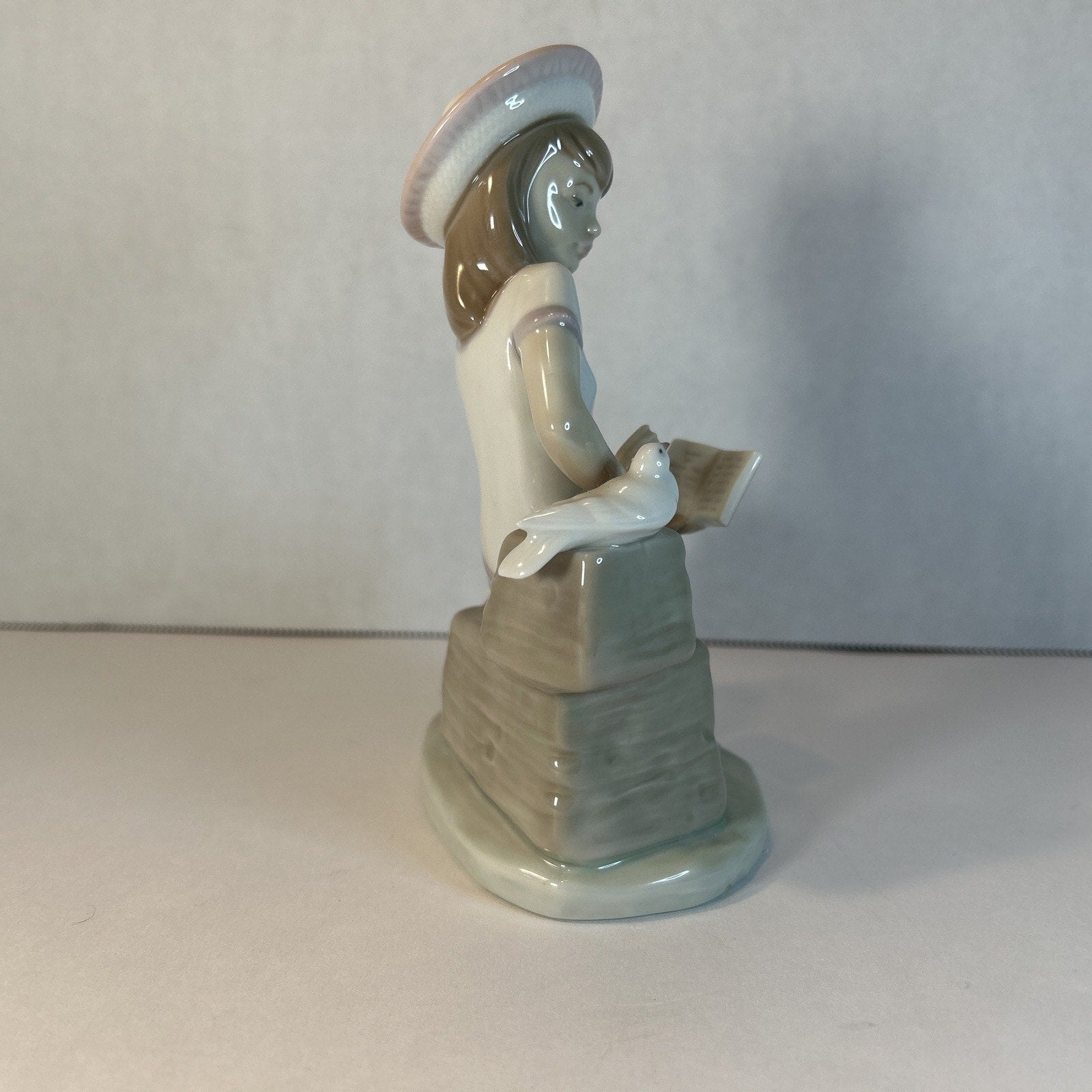 Lladró 6024 Sunday’s Child Figurine Retired Girl Reading Spain Polope EUC