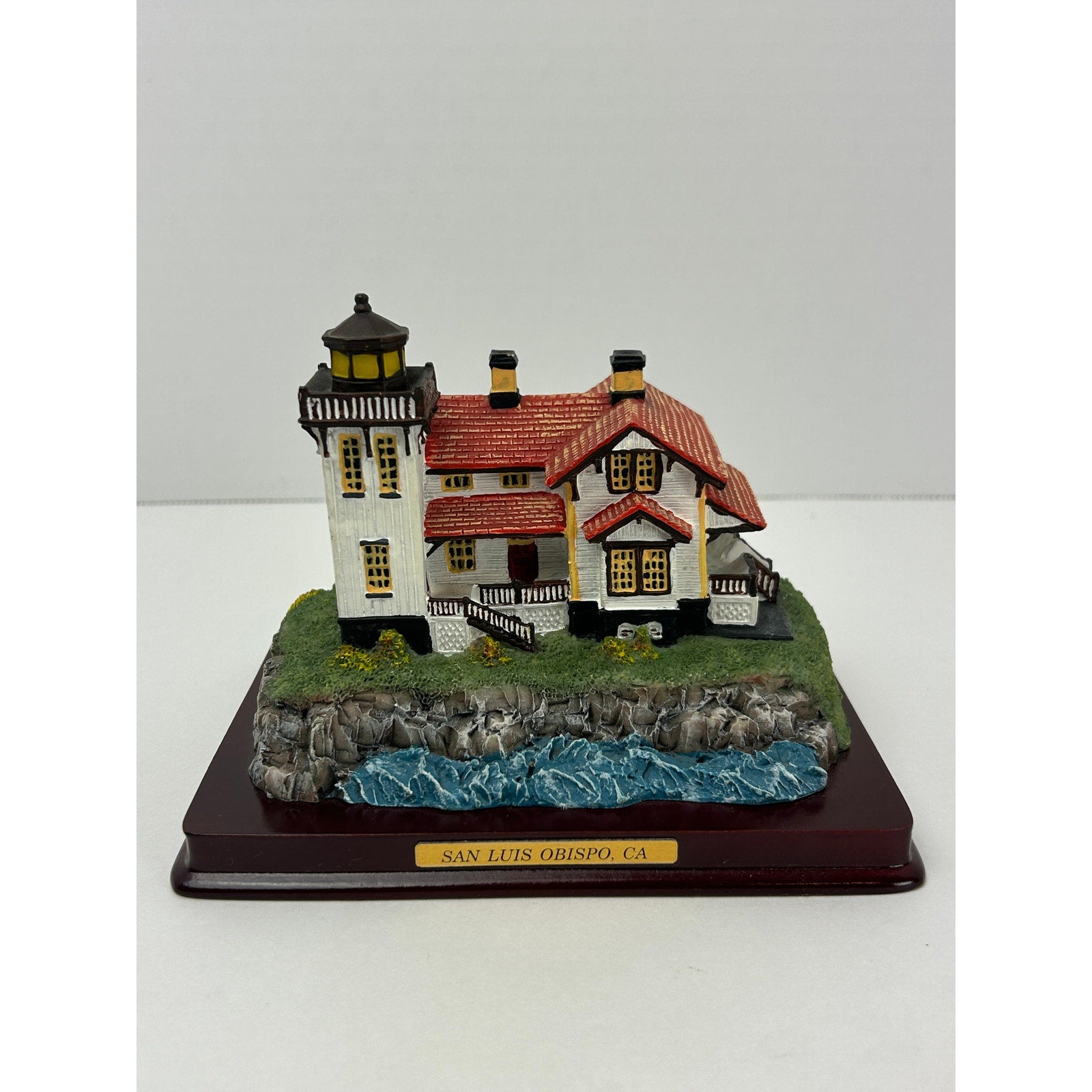 Oneida Studios Lighthouse Point Collection San Luis Obispo CA 1998 Figurine