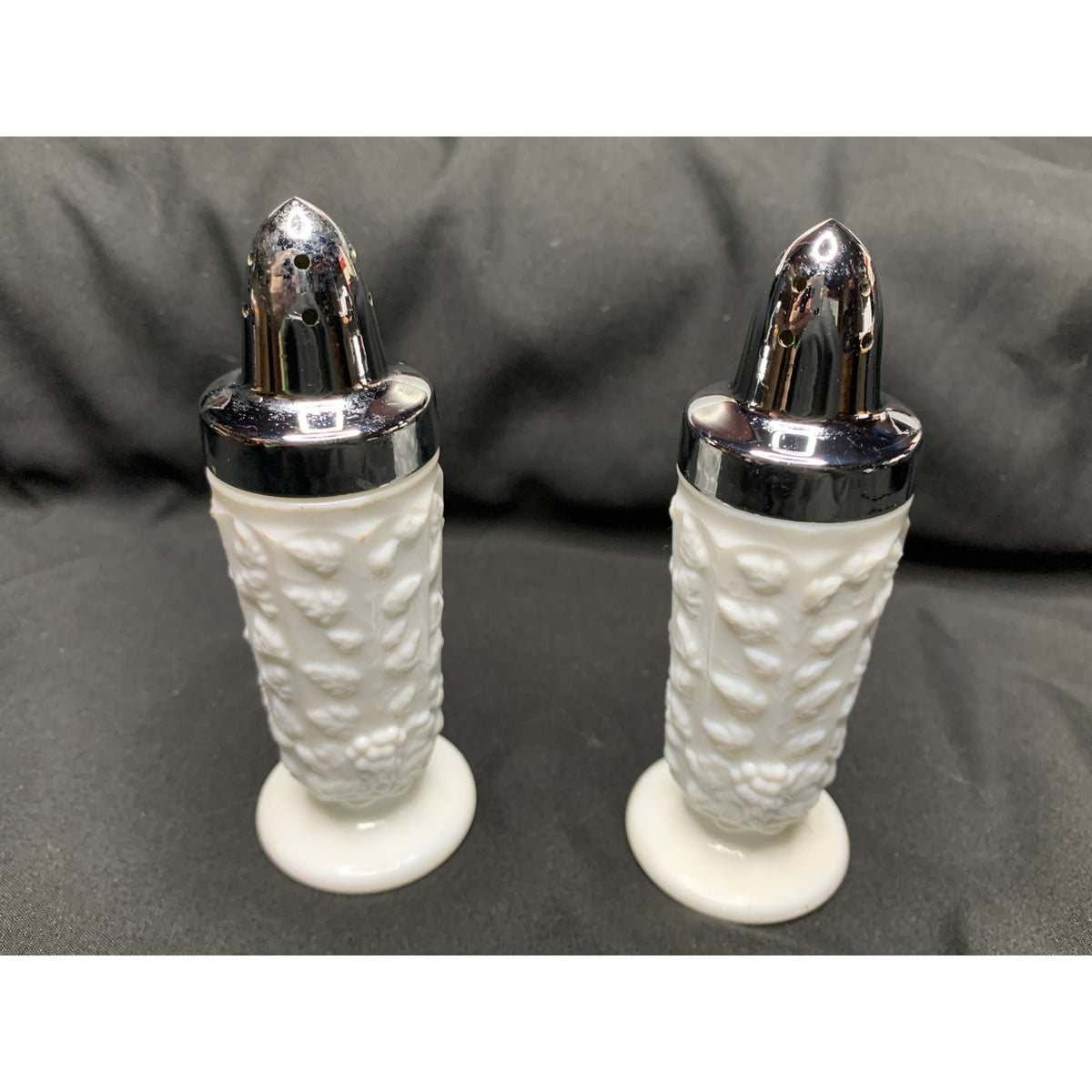 Vintage Westmoreland Paneled Grape Milk Glass Salt Pepper Shakers Chrome