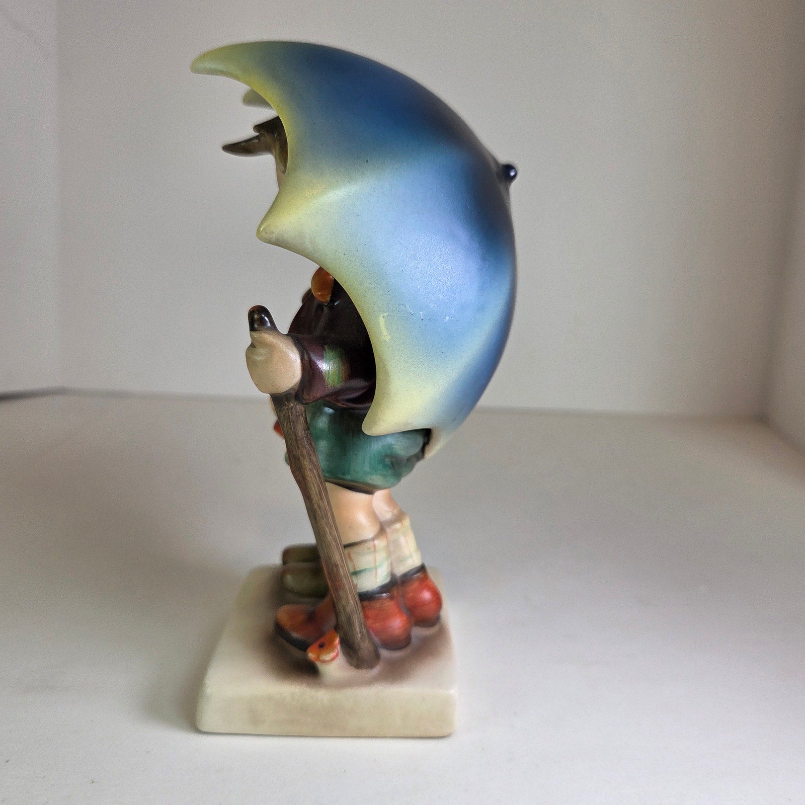 Goebel M.I. Hummel Stormy Weather #71 TMK2 Full Bee Germany 6.5" Figurine