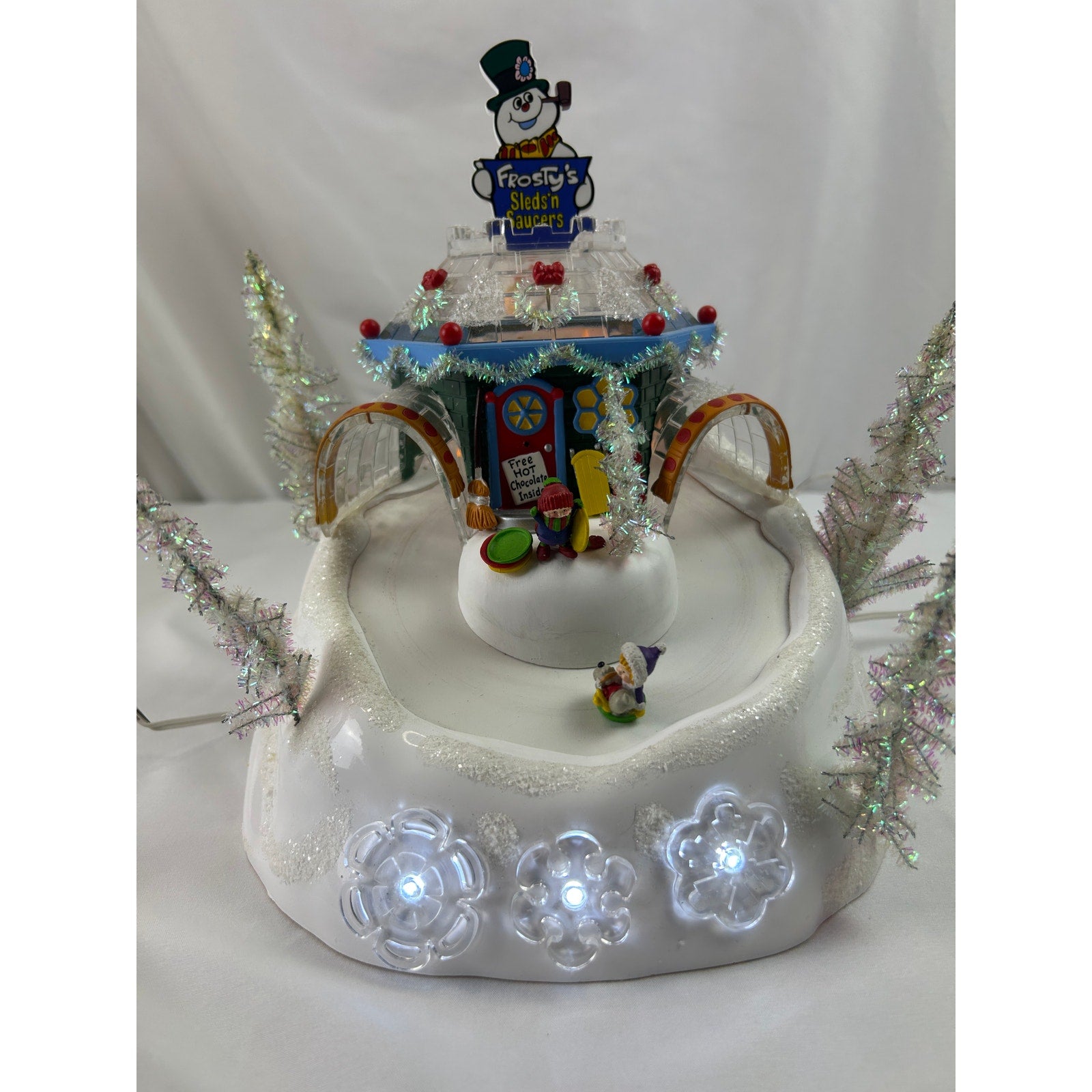 Dept 56 Frosty's Sleds N Saucers 56449 North Pole Animated Lighted 2005 Working
