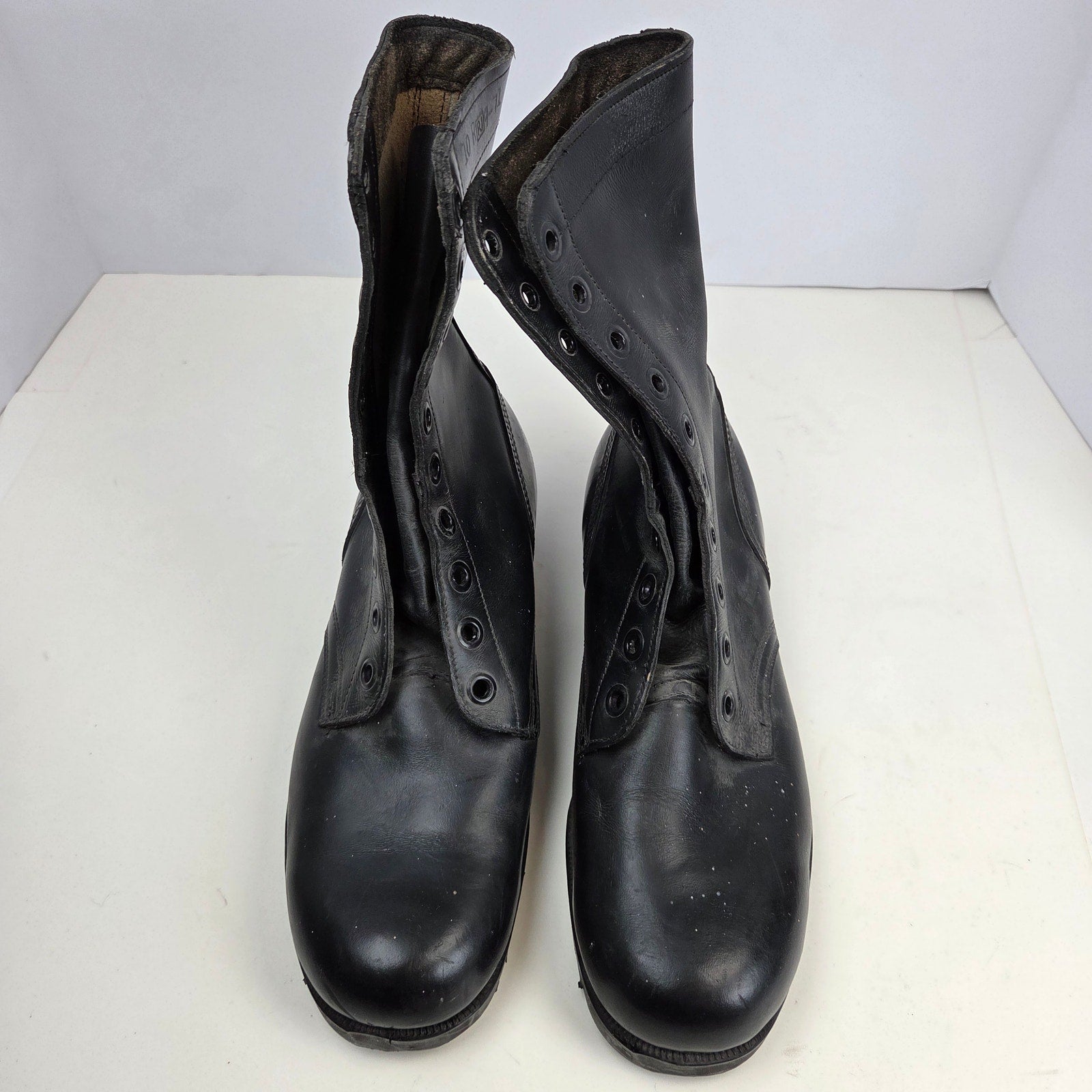 Vintage 1971 USGI Combat Boots 10R Black Leather Vietnam Era Ro-Search Sole