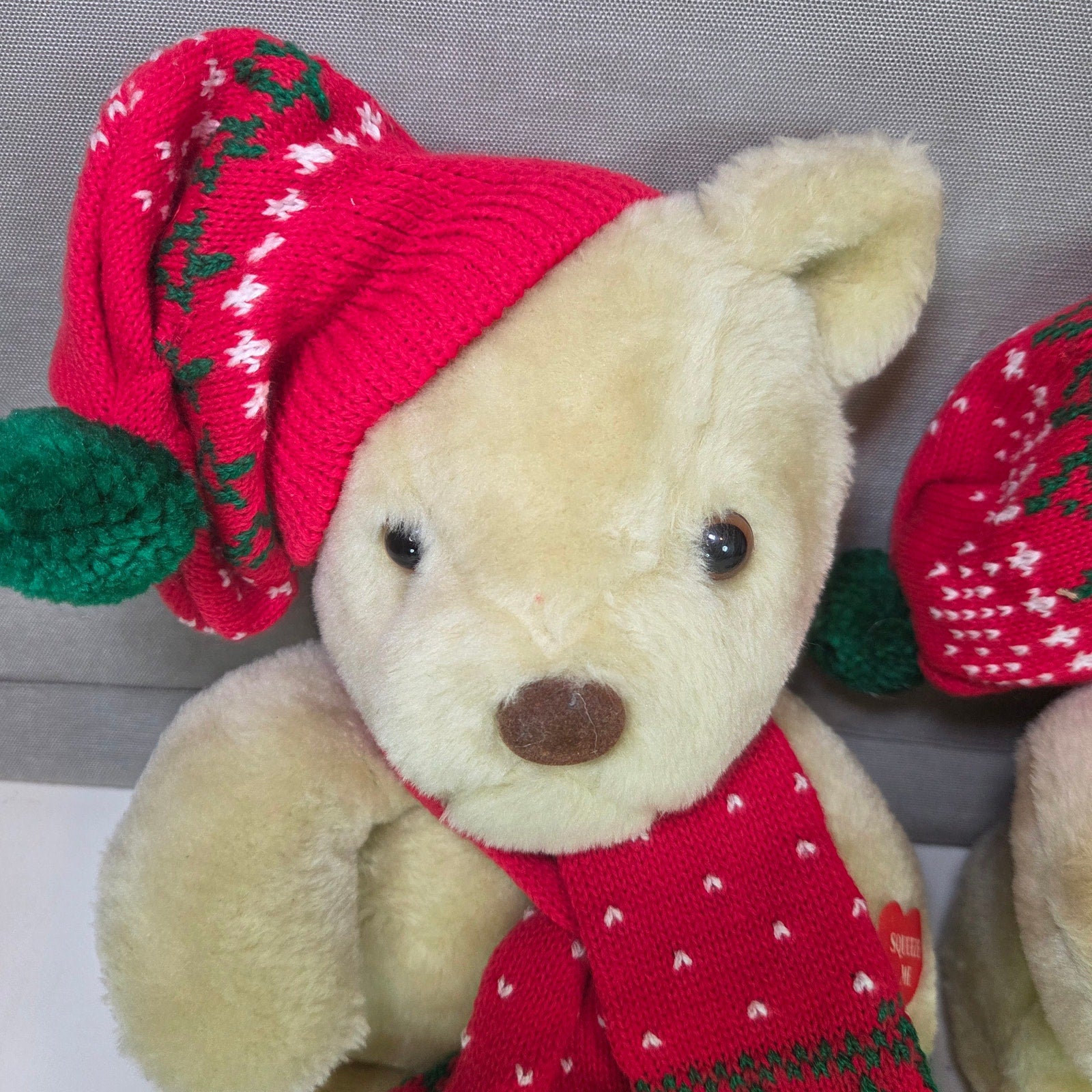 Pair of Christmas Animated Plush Bears Red Hat Scarf Holiday Stuffed Animals,n ;plkpl;