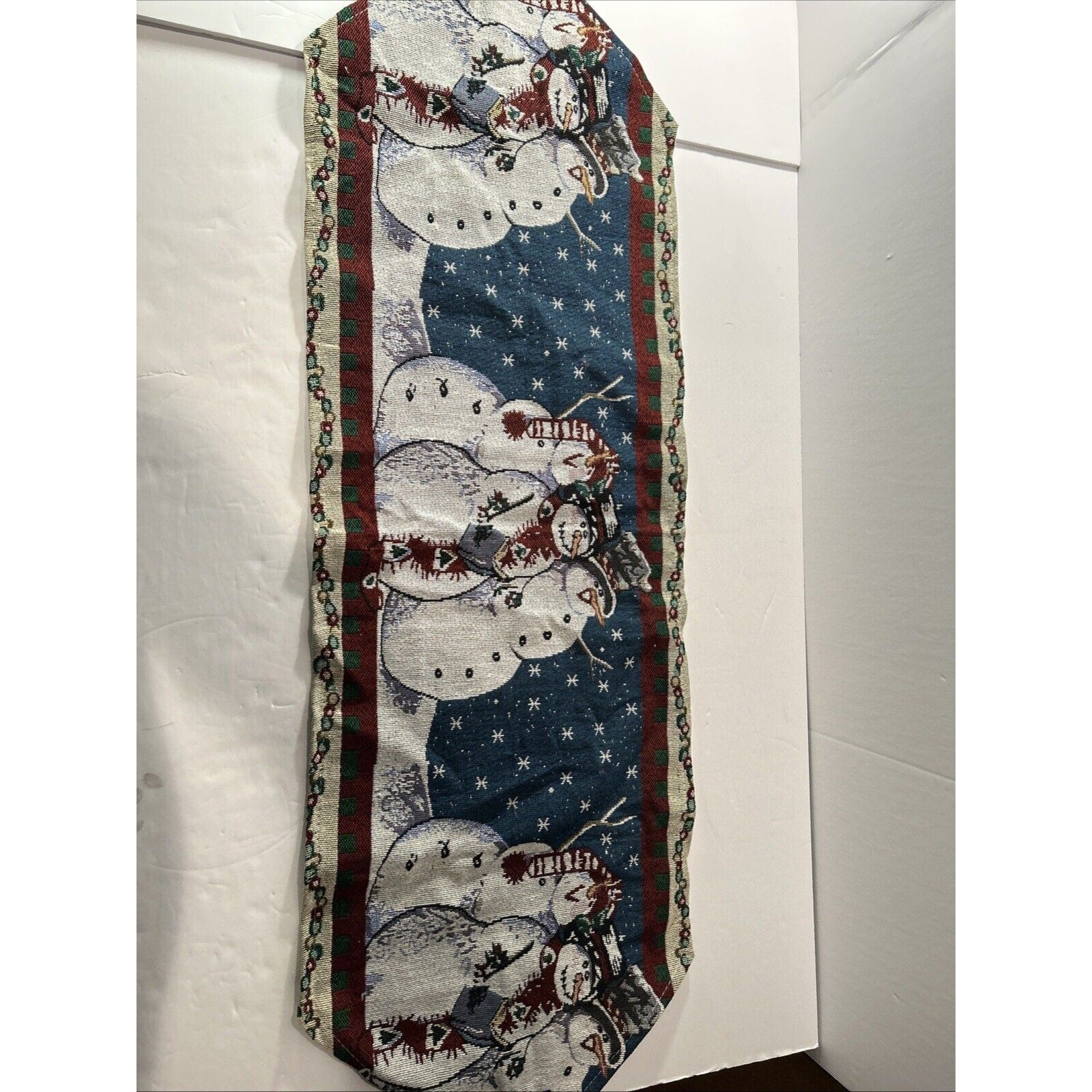 4 Cloth Snowman Themed Placements 18"x13" and a 42"x13" Table Runner