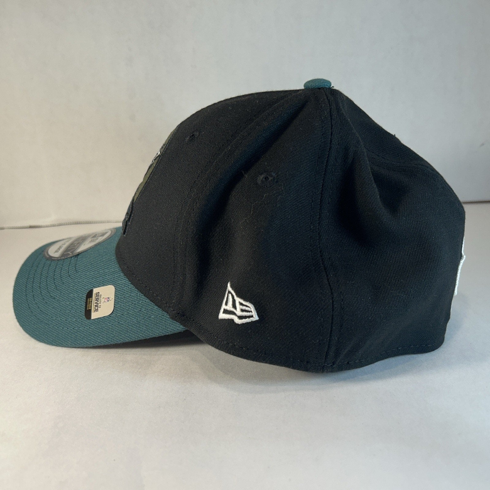 Philadelphia Eagles New Era 39Thirty Fitted "Salute to Service" Hat Large/XLarge