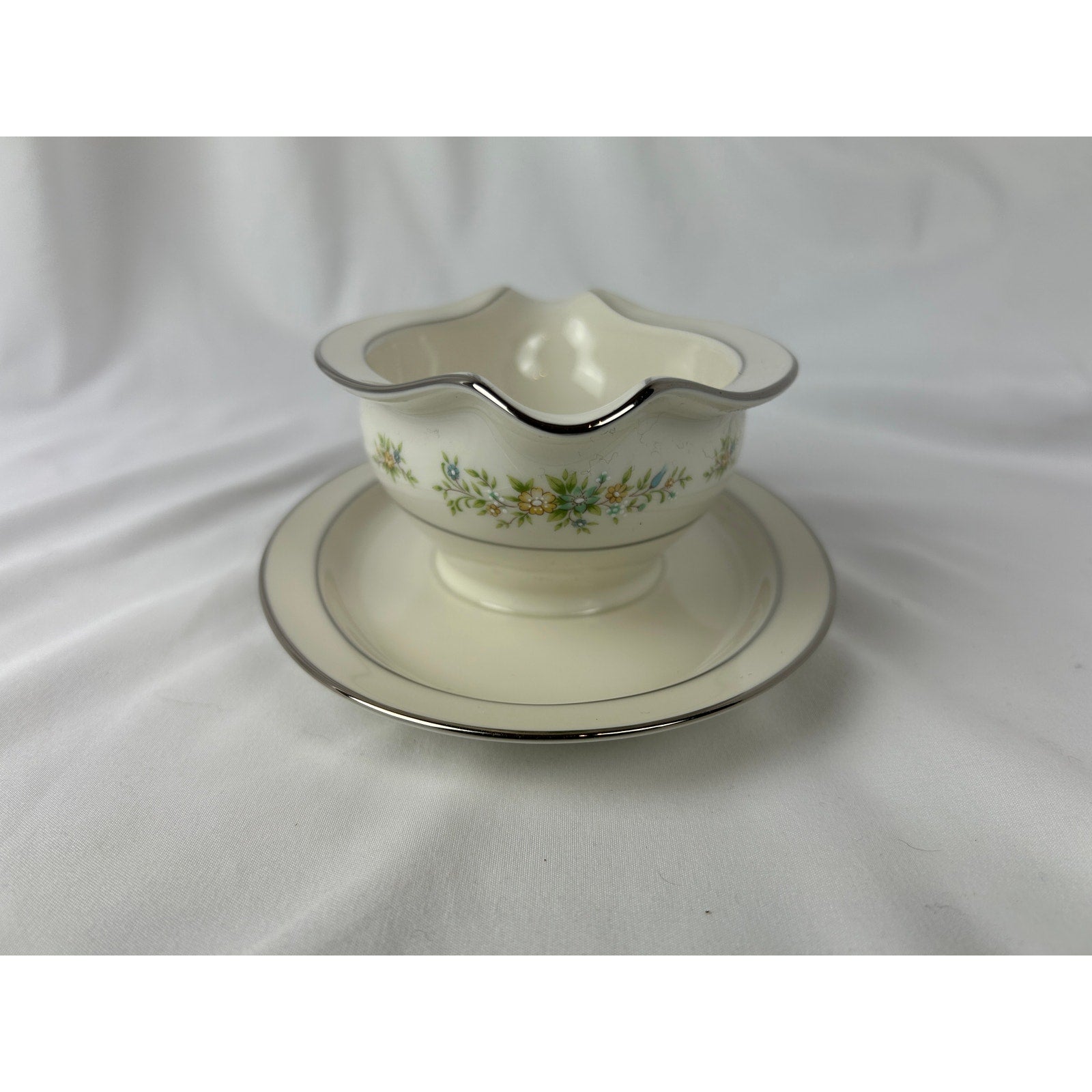 Noritake Christina 7056 Gravy Boat with Attached Underplate Ivory China
