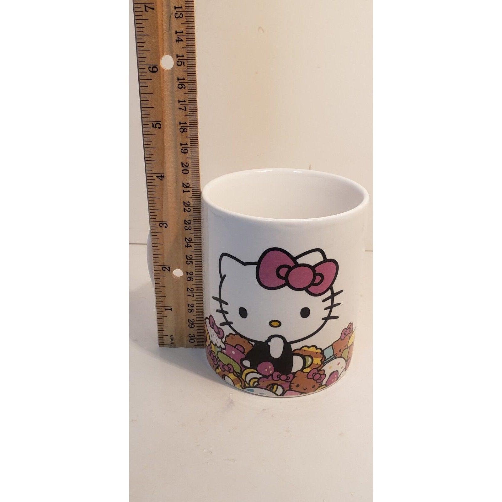 Hello Kitty Cafe Sanrio 2015 Ceramic Coffee Cup Exclusive Collectors Donuts Mug
