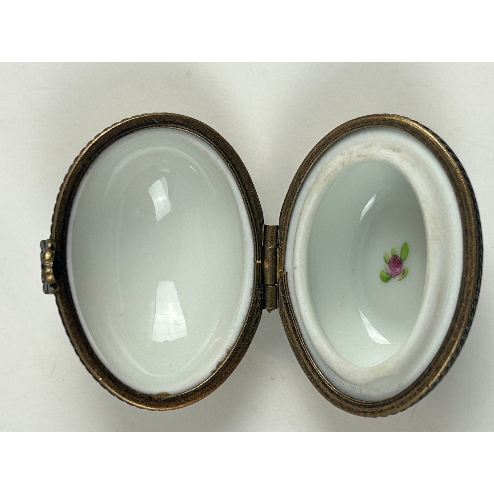 Limoges France Incrustation Trinket Box Hand Painted Roses Raised Gold Oval