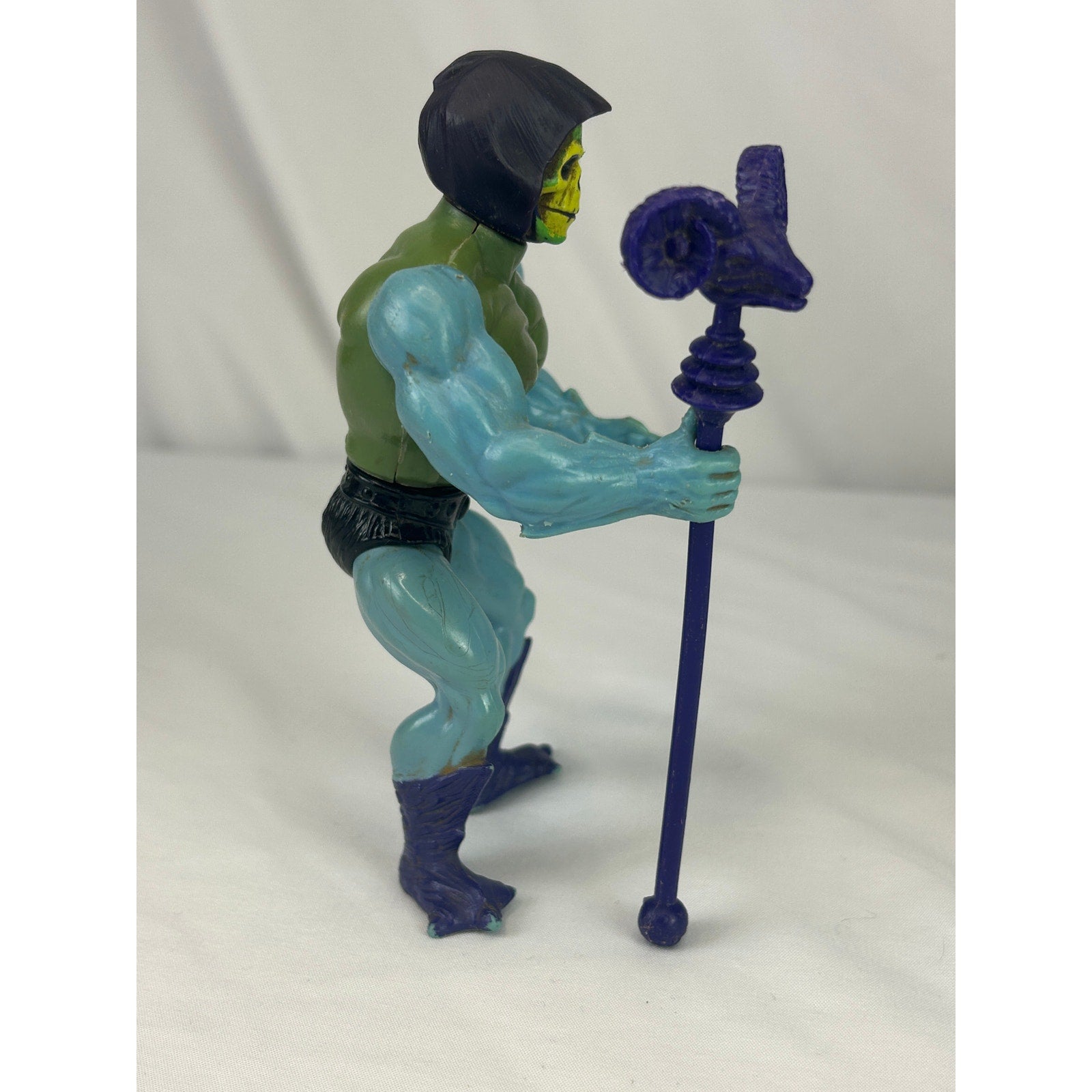 Vintage MOTU Skeletor Figure Complete w Havoc Staff Mattel 1982
