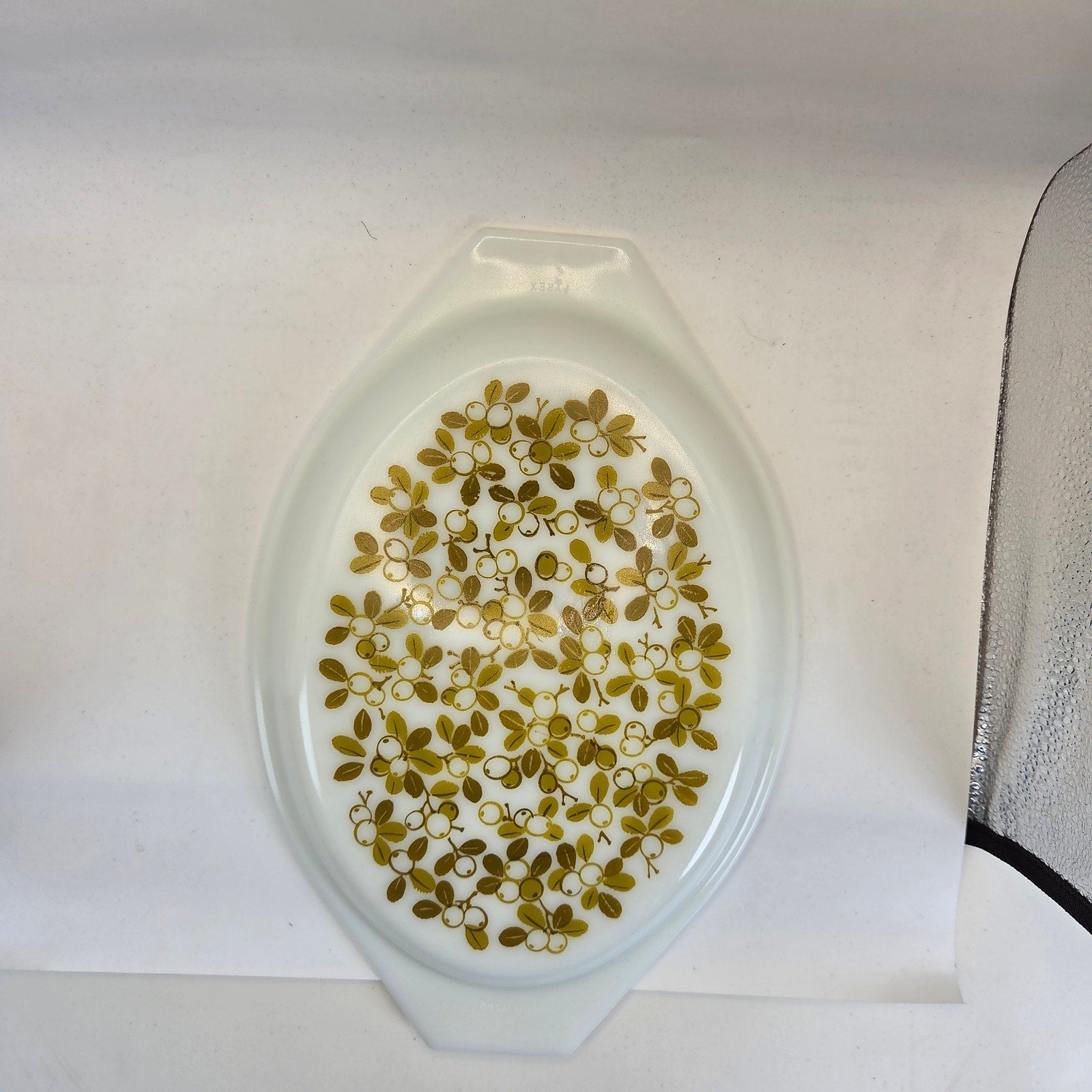 Pyrex 945-C Verde Olive Branch Replacement Lid Divided Casserole Cover USA