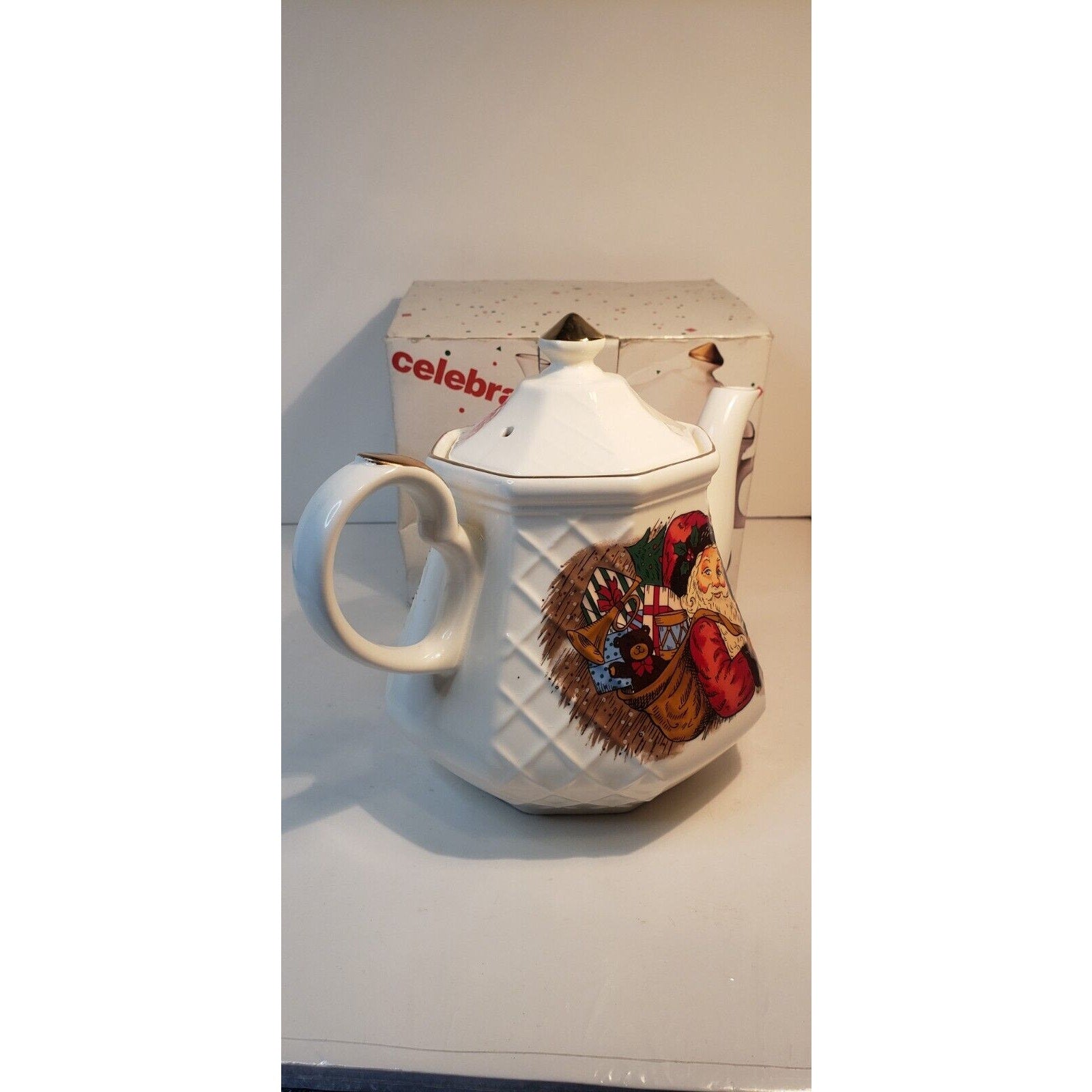 Celebrations Ltd Santa Christmas Teapot Ceramic Gold Trim with Box Made in Japan