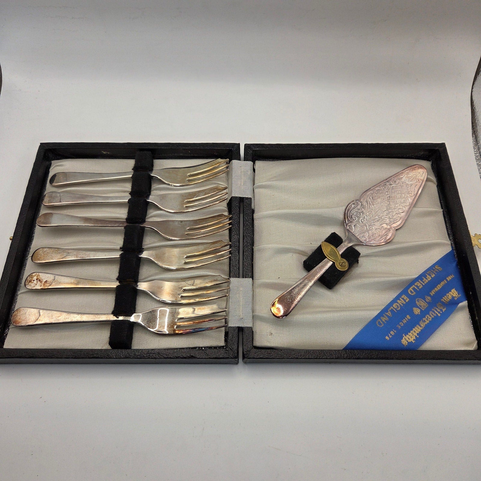 Kent Silversmiths Sheffield Silver Plated Forks & Server Set in Box England