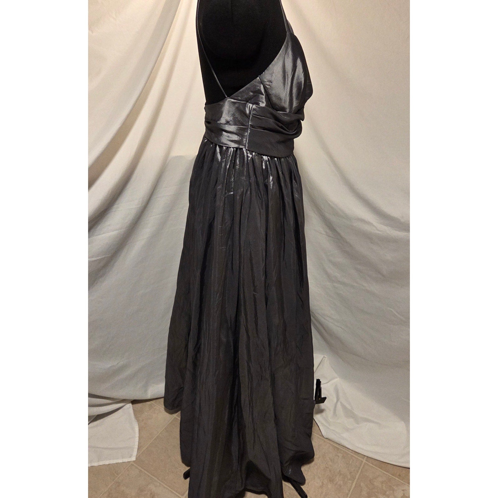 WTOO Watters Halter Ball Gown Dress Size 12 Formal Prom Taffeta Skirt