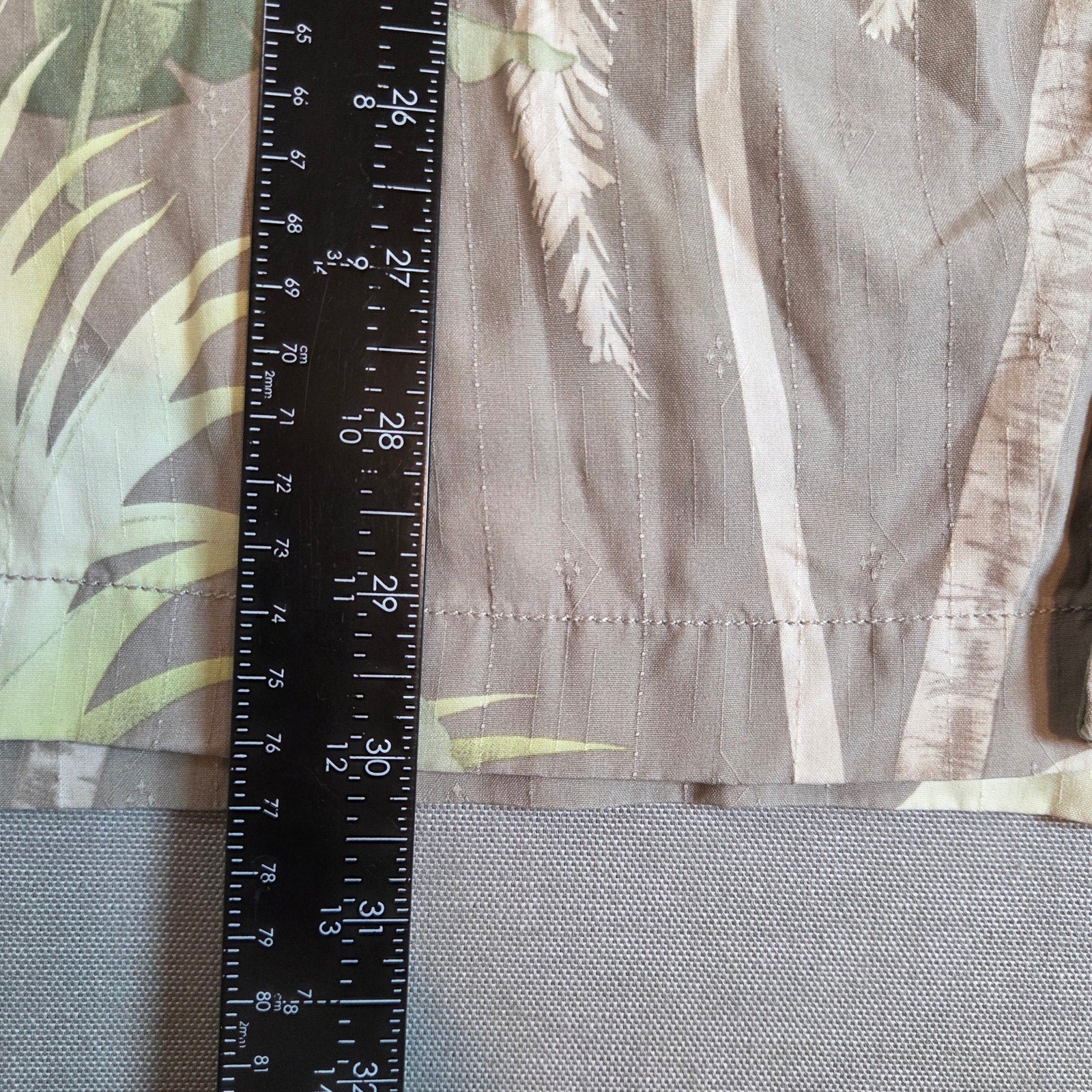 Vintage Tommy Bahama Relax Silk Camp Shirt Men’s L Palm Leaf Hawaiian Top