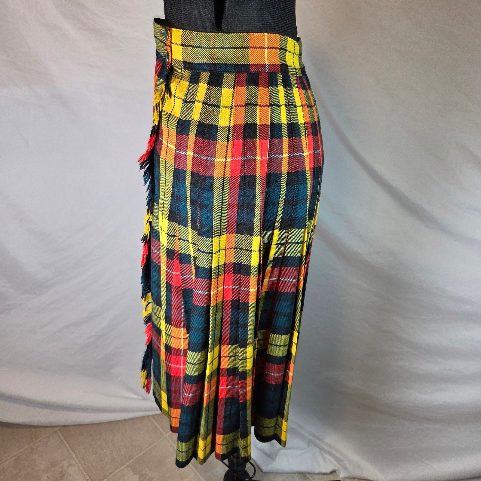 Pedigree Vintage Pure Wool Tartan Wrap Kilt Skirt 26" Waist Made England