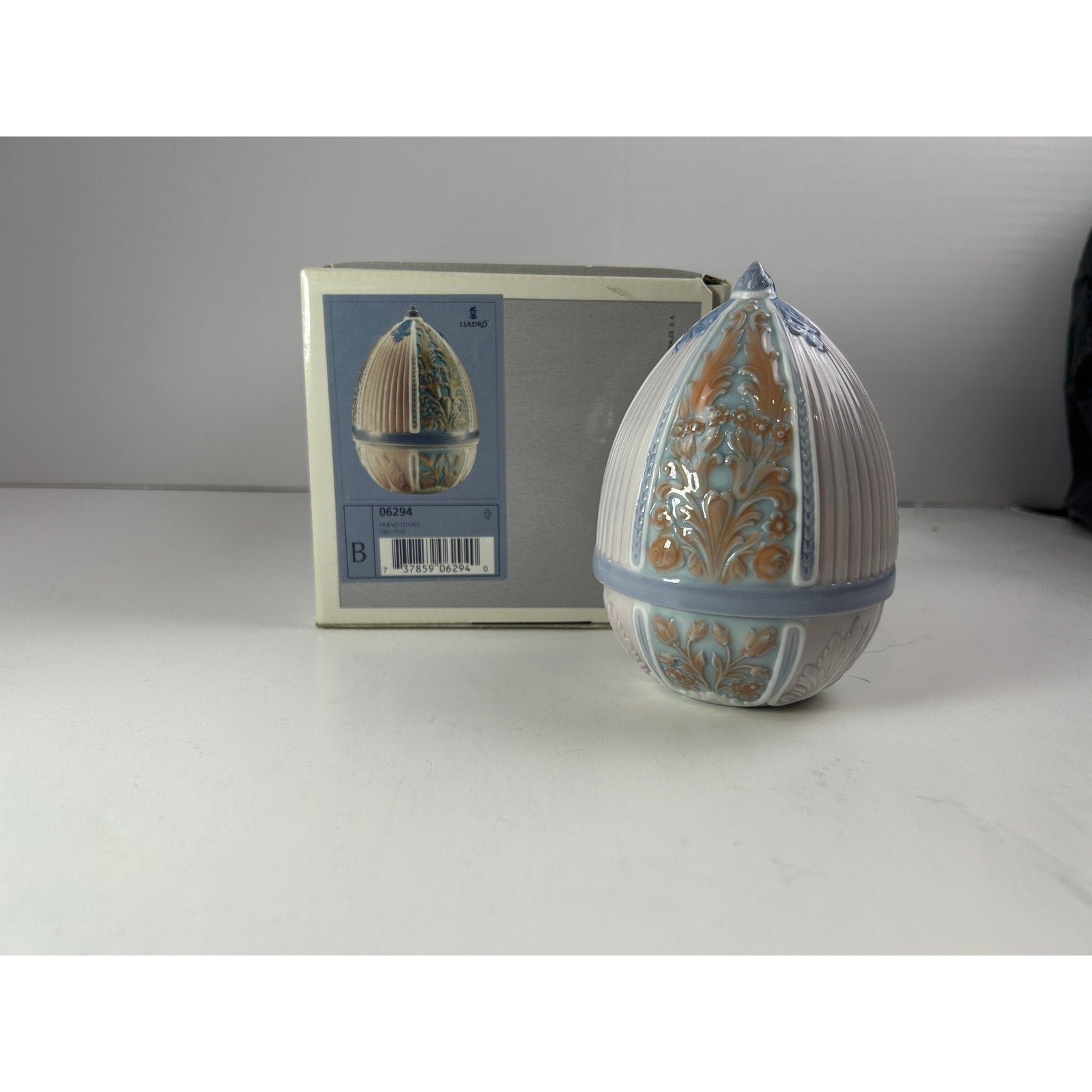 Lladró 06294 Fall Egg Porcelain Four Seasons Surprise Retired 2001 w/ Box