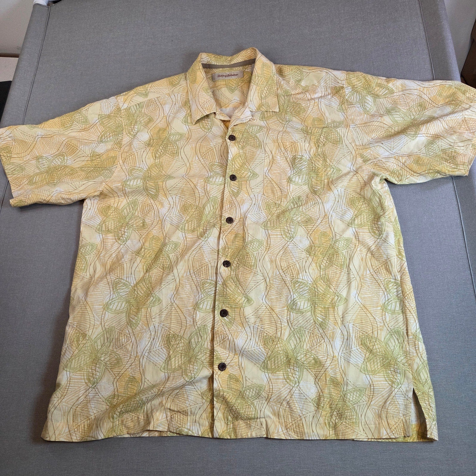 Tommy Bahama Silk Blend Camp Shirt Men’s L Yellow Abstract Palm Button Up