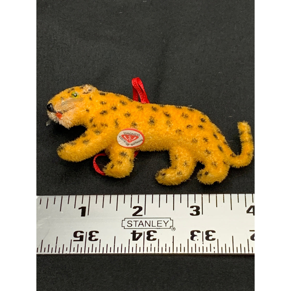 Wagner Handwork flocked leopard miniature, West Germany, 1983–1990.