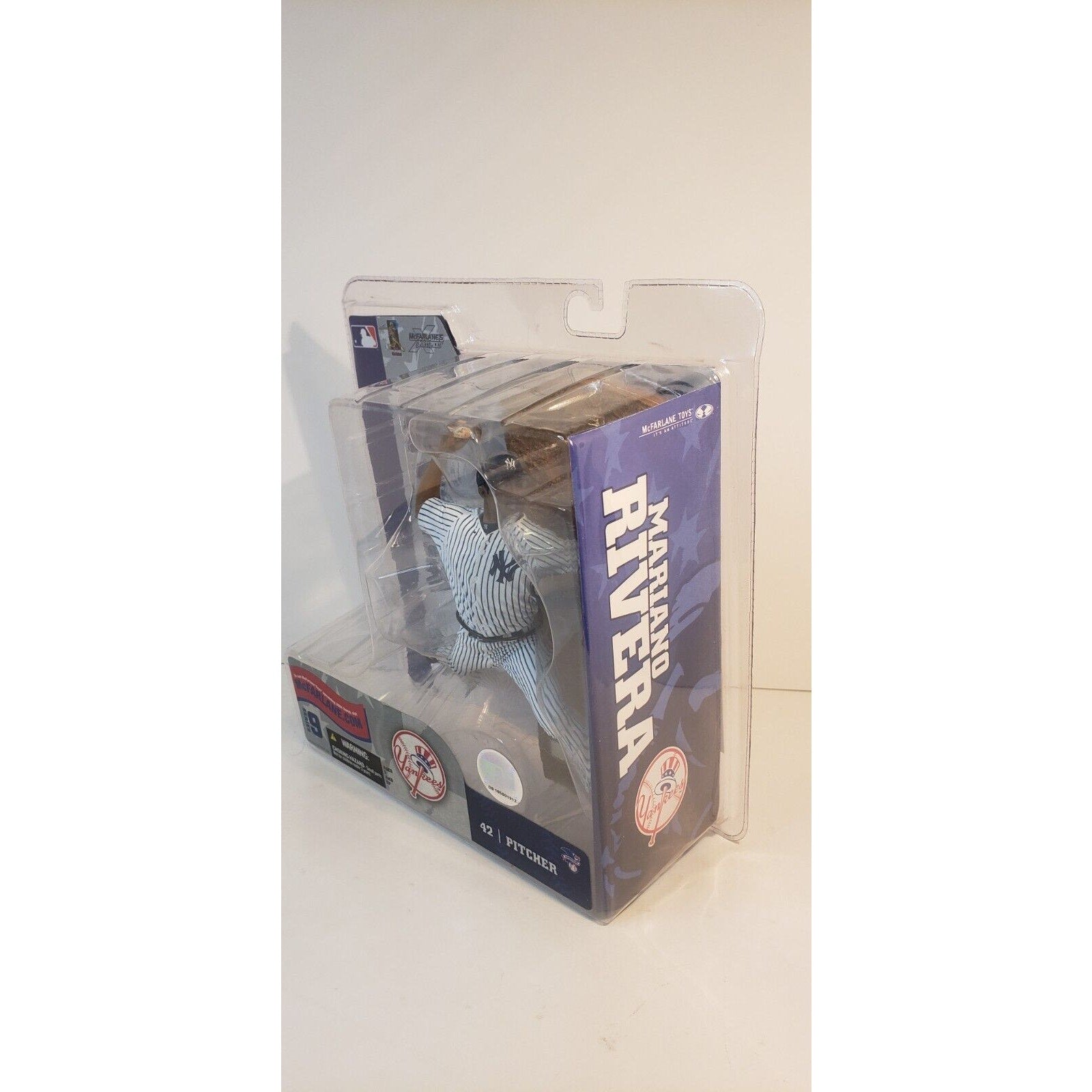 Mariano Rivera 2004 McFarlane Series 9 New York Yankees Pin Stripe Uniform NEW