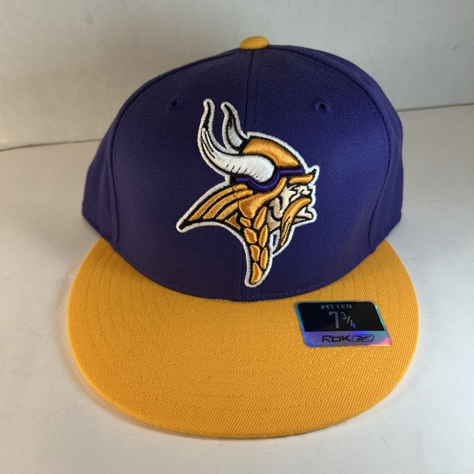 Minnesota Vikings Reebok NFL Fitted Cap Purple Gold Size 7 3/4 Hat Retro Style