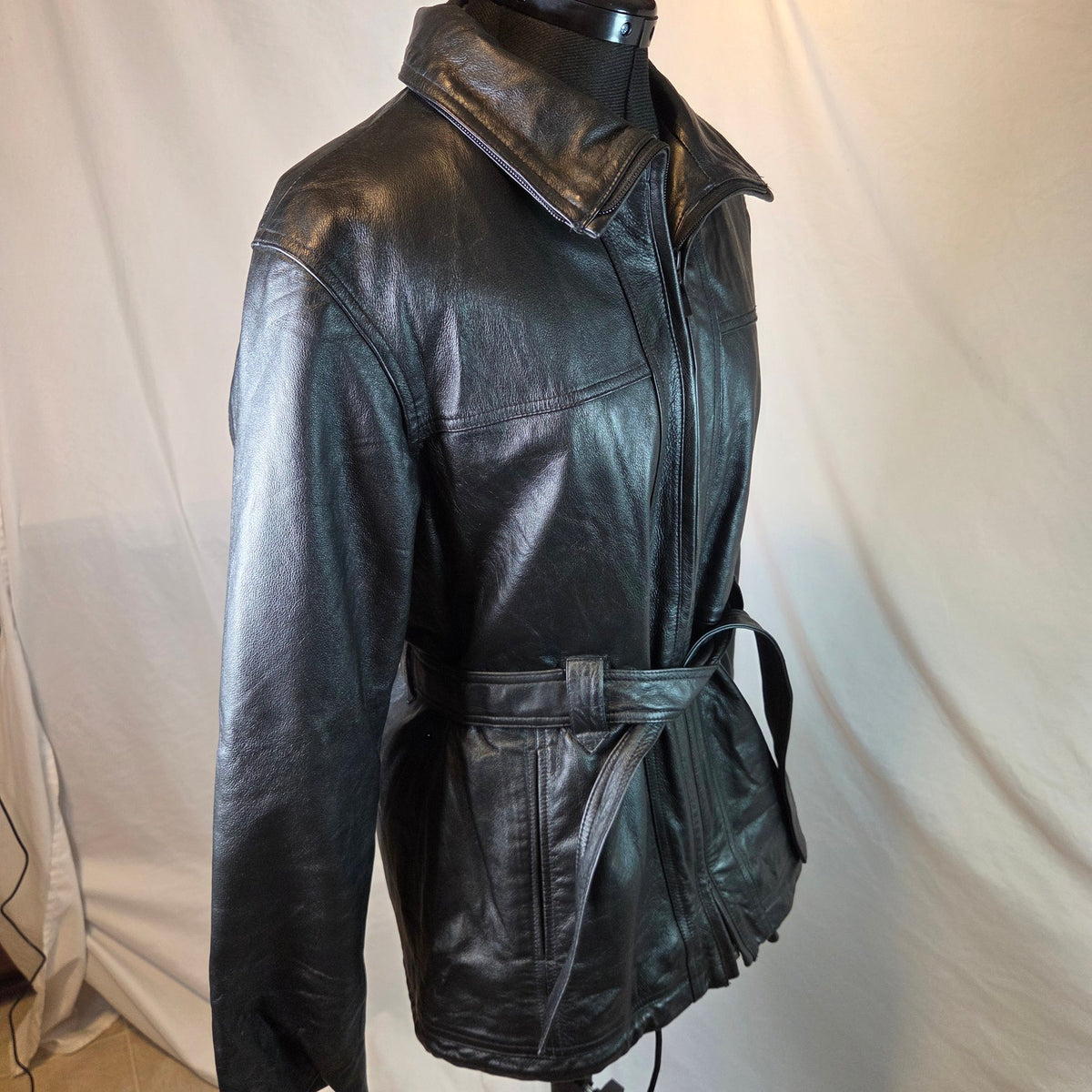 Wilsons Leather Women's M Belted Leather Jacket 3M Thinsulate Black Zip