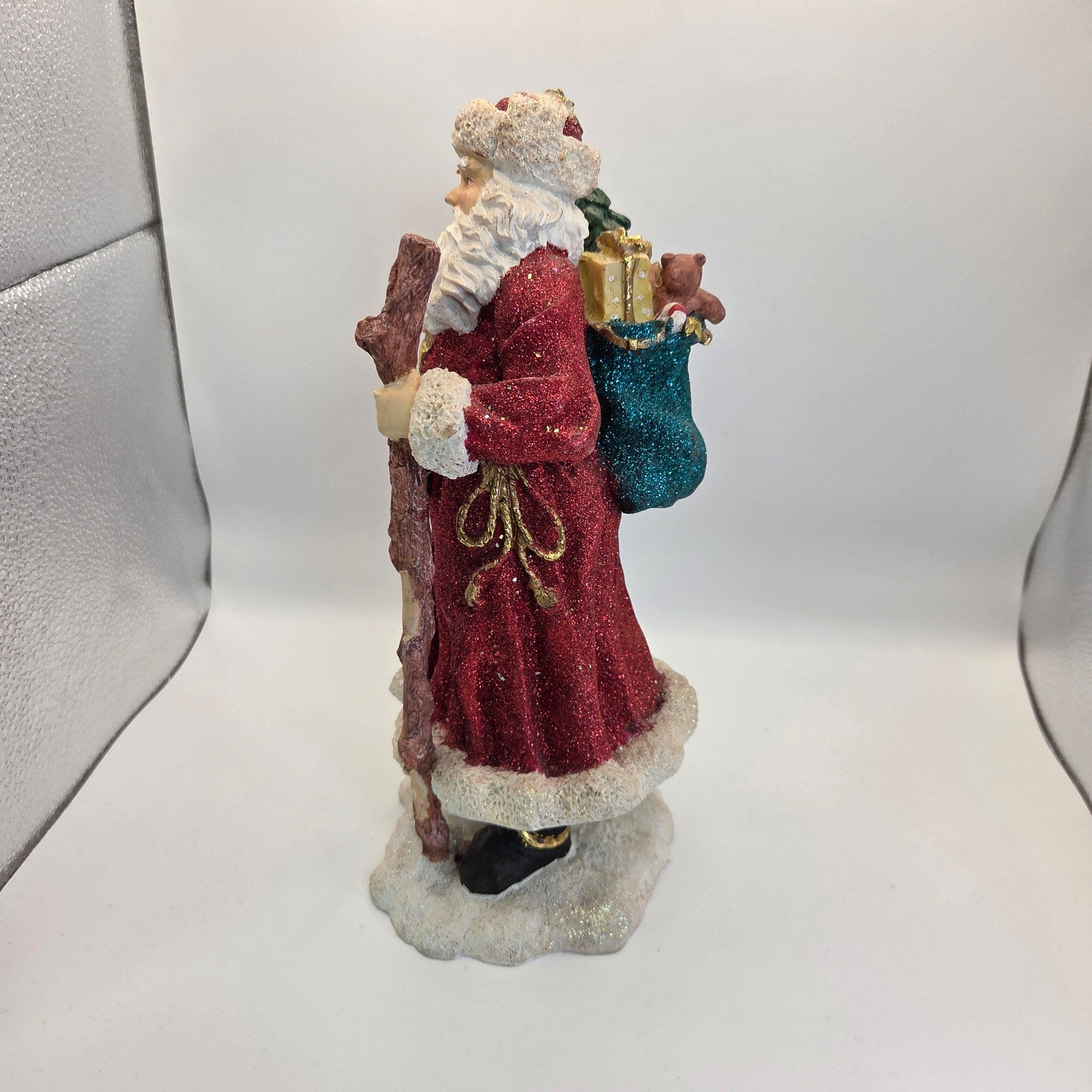 Lot of 4 Santa Claus Figurines – Resin Christmas Holiday Décor