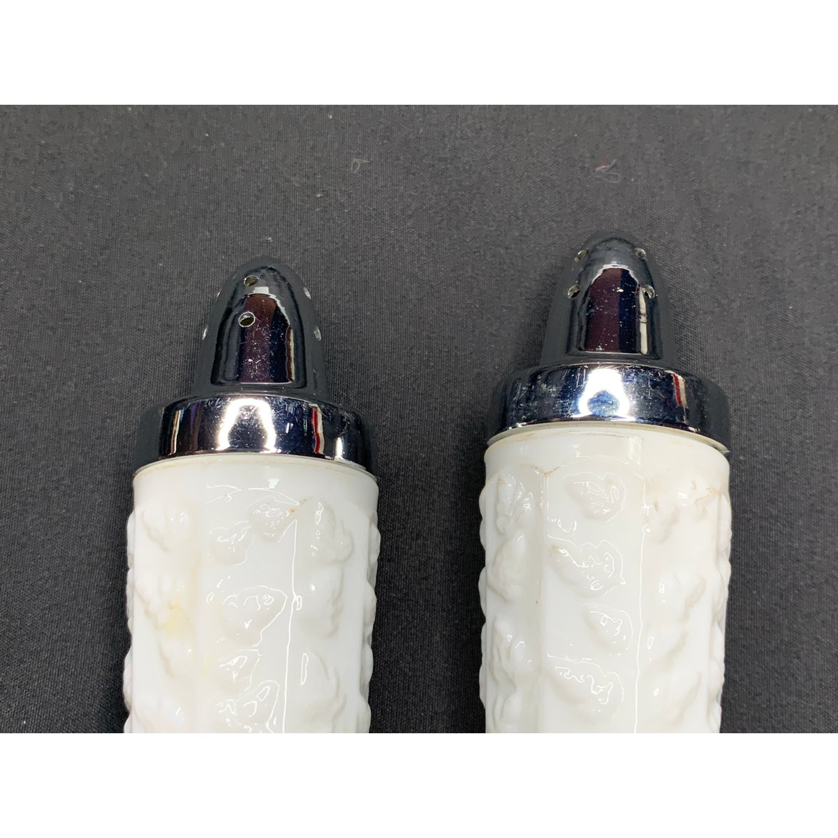 Vintage Westmoreland Paneled Grape Milk Glass Salt Pepper Shakers Chrome