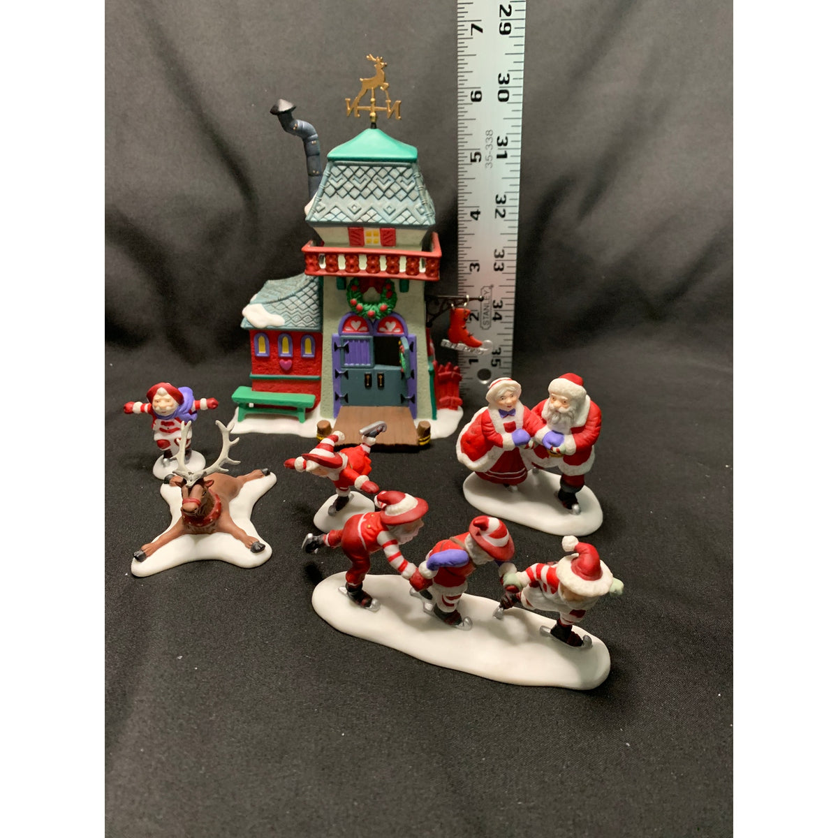 Dept 56 Peppermint Skating Party 56363 North Pole Village Set of 6 Retired