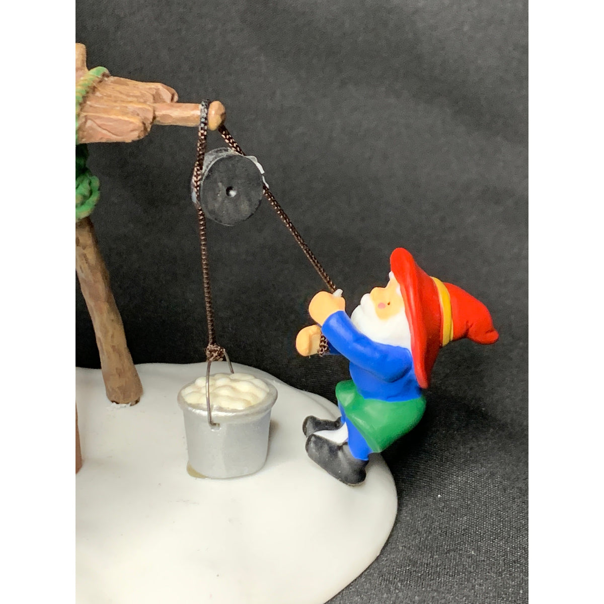 Dept 56 Kringle Street Snowman 56833 North Pole 2002 Limited Edition Box