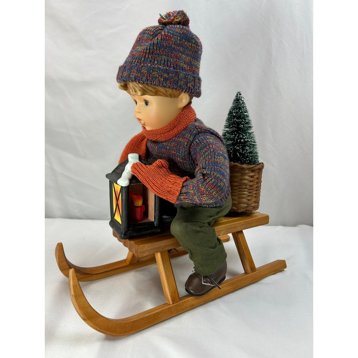 M.I. Hummel Goebel #960 Ride Into Christmas Doll Sled Box 11" Vintage Tree READ