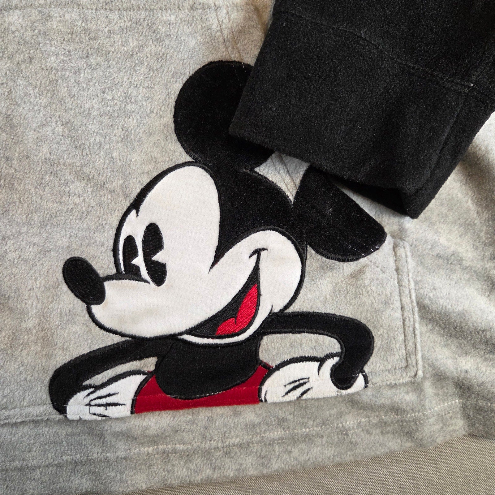 Disney Mickey Mouse Women’s 3X Pullover Hoodie Gray Black Red Graphic Sweatshirt