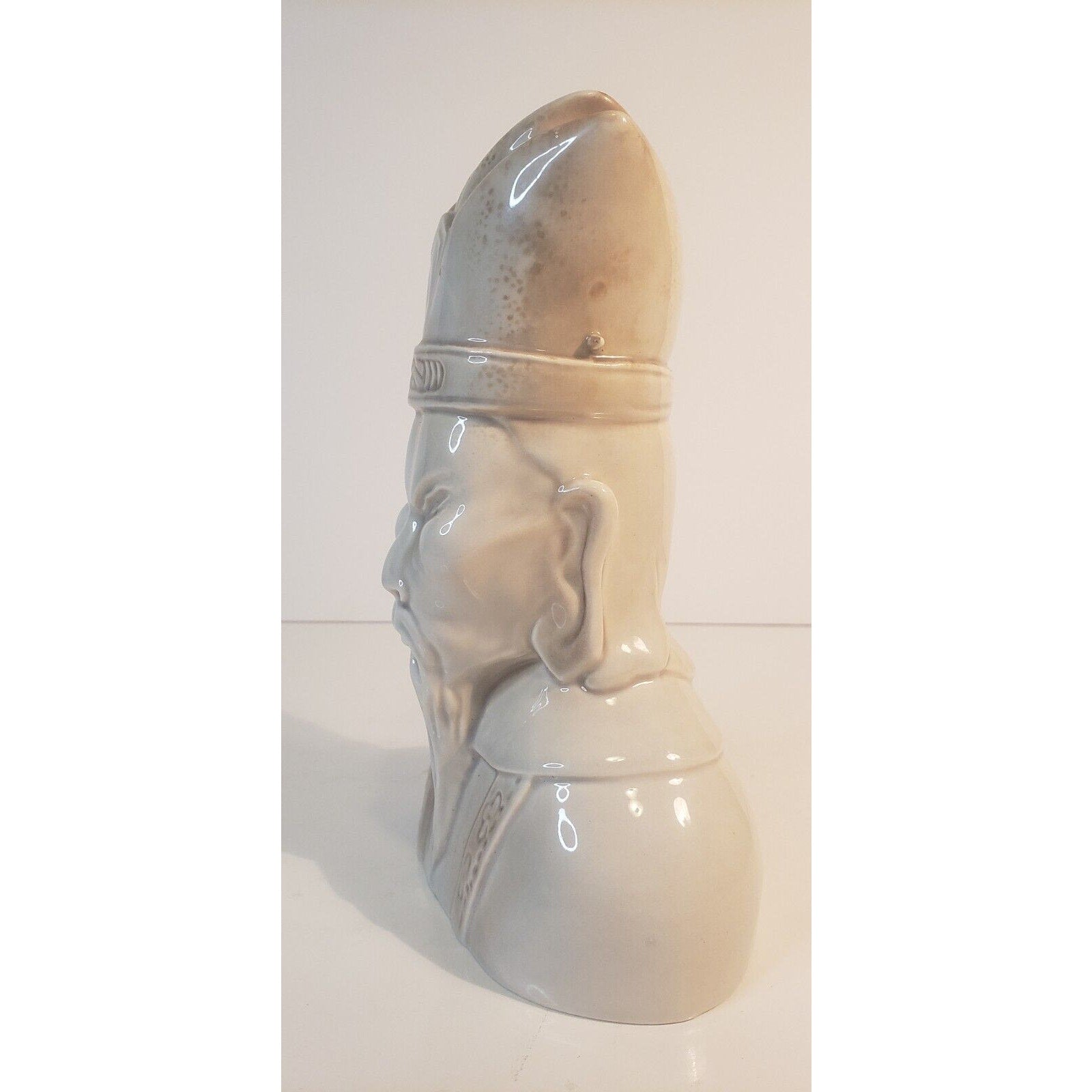 Roselane Pasadena Dove Gray Chinese Modern Bust Figurine 1940s California Pottery