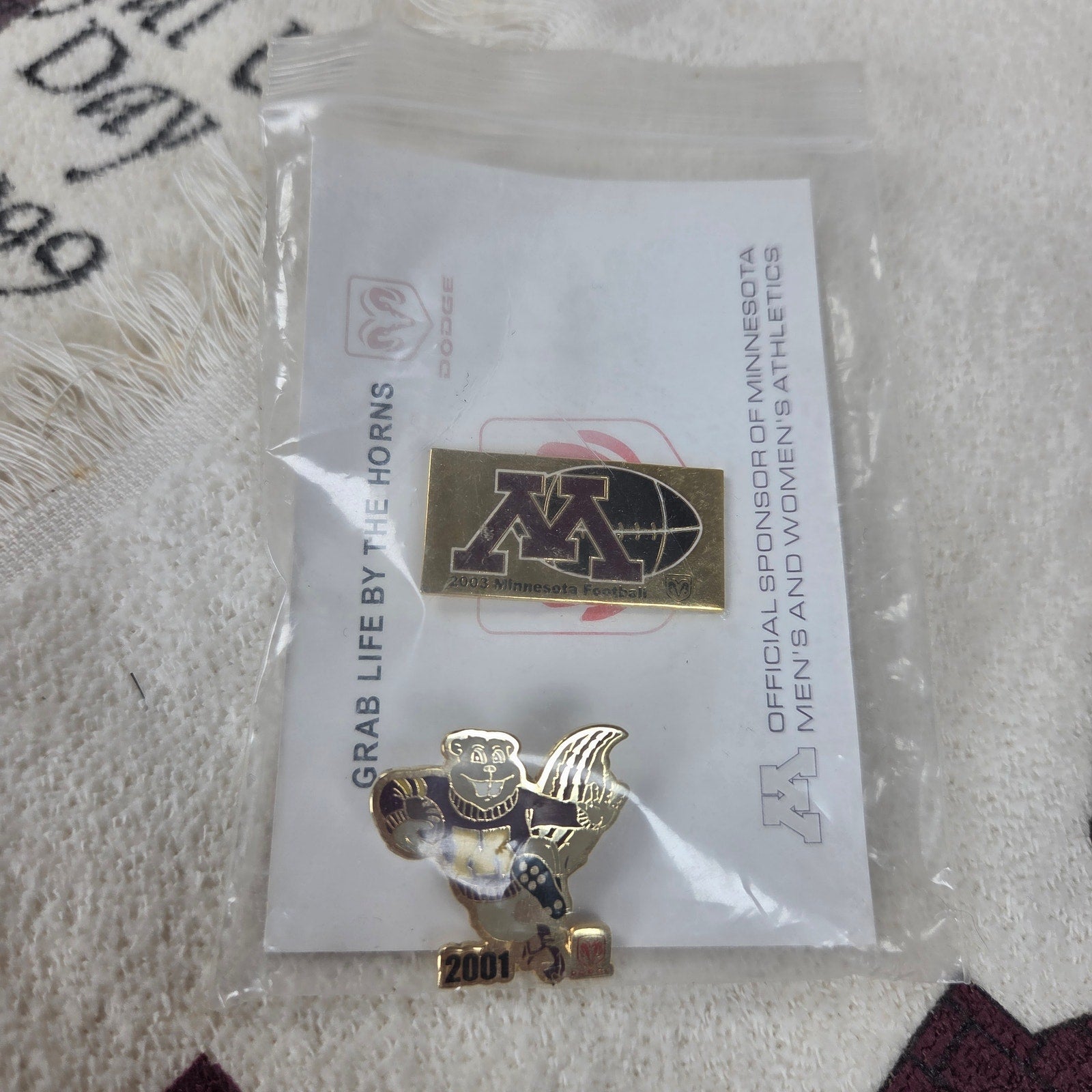 University Minnesota Golden Gophers Fan Lot Towels Pins Lanyard Koozie More