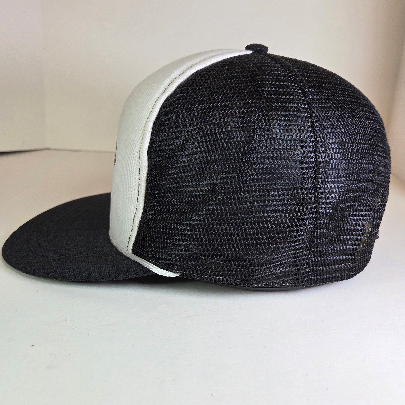 Vintage Sportsman’s Bar & Grill Tower MN Trucker Hat Snapback 80s Mesh Cap