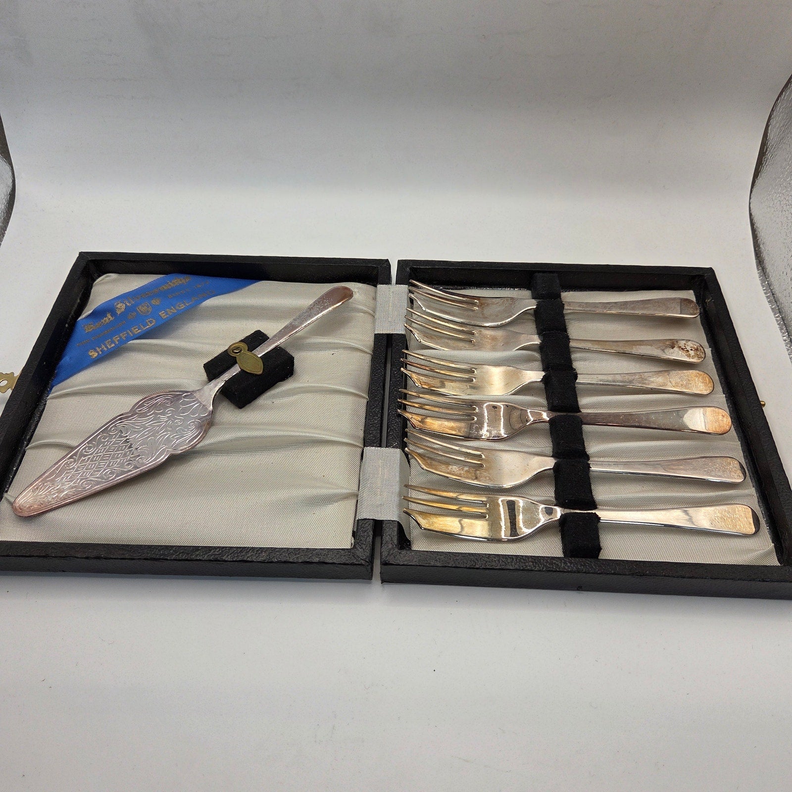 Kent Silversmiths Sheffield Silver Plated Forks & Server Set in Box England