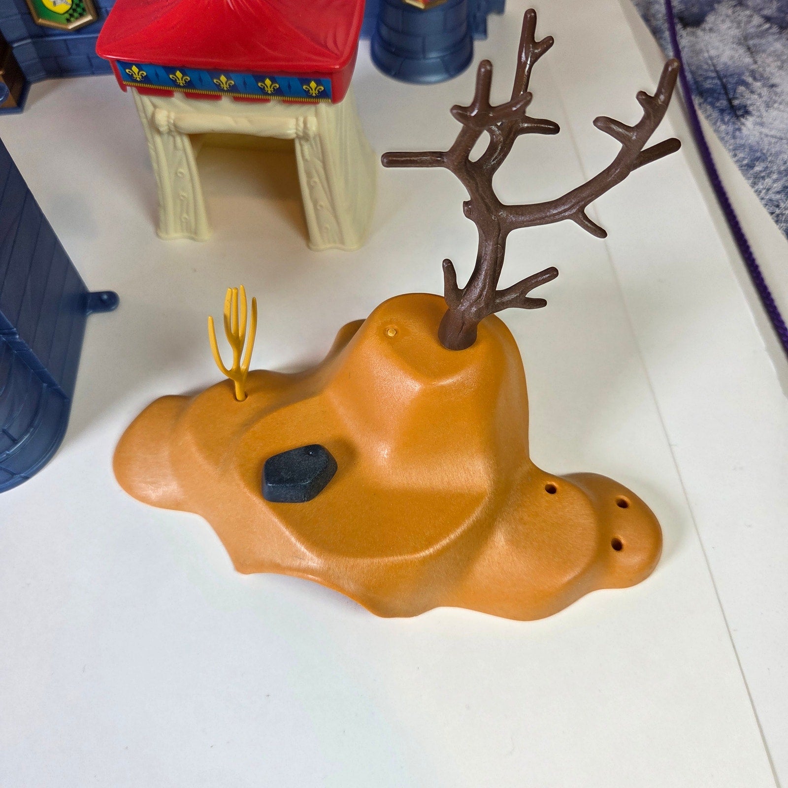 Keenway Medieval Castle Playset Lot w/ Dragons Sound Effects Battery Operated