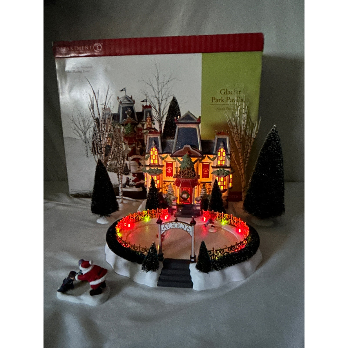 Dept 56 Glacier Park Pavilion 56745 North Pole Animated Skating Rink Complete