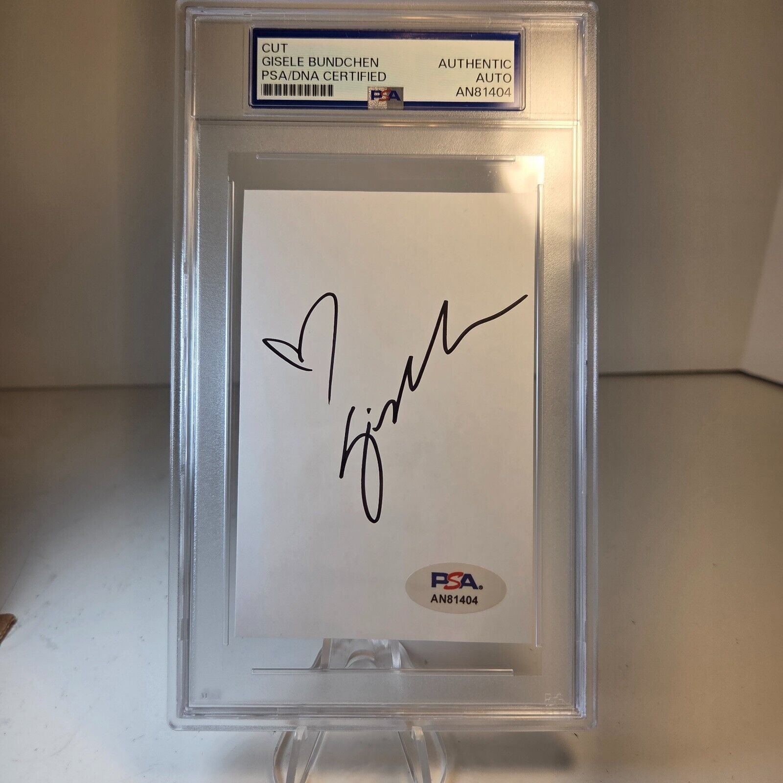 Gisele Bundchen Signed 3x5 Cut Signature w/Heart PSA DNA Slab