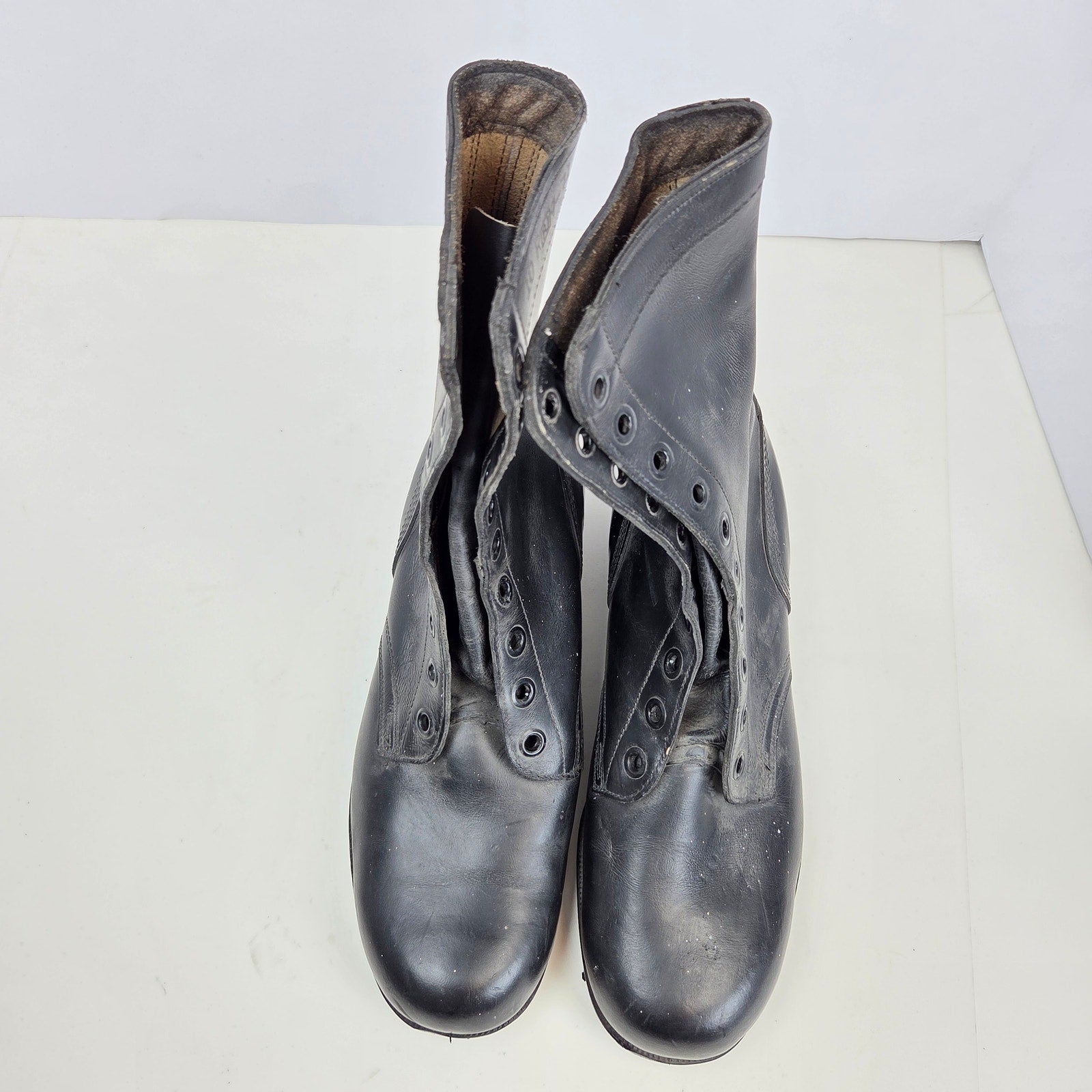 Vintage 1971 USGI Combat Boots 10R Black Leather Vietnam Era Ro-Search Sole