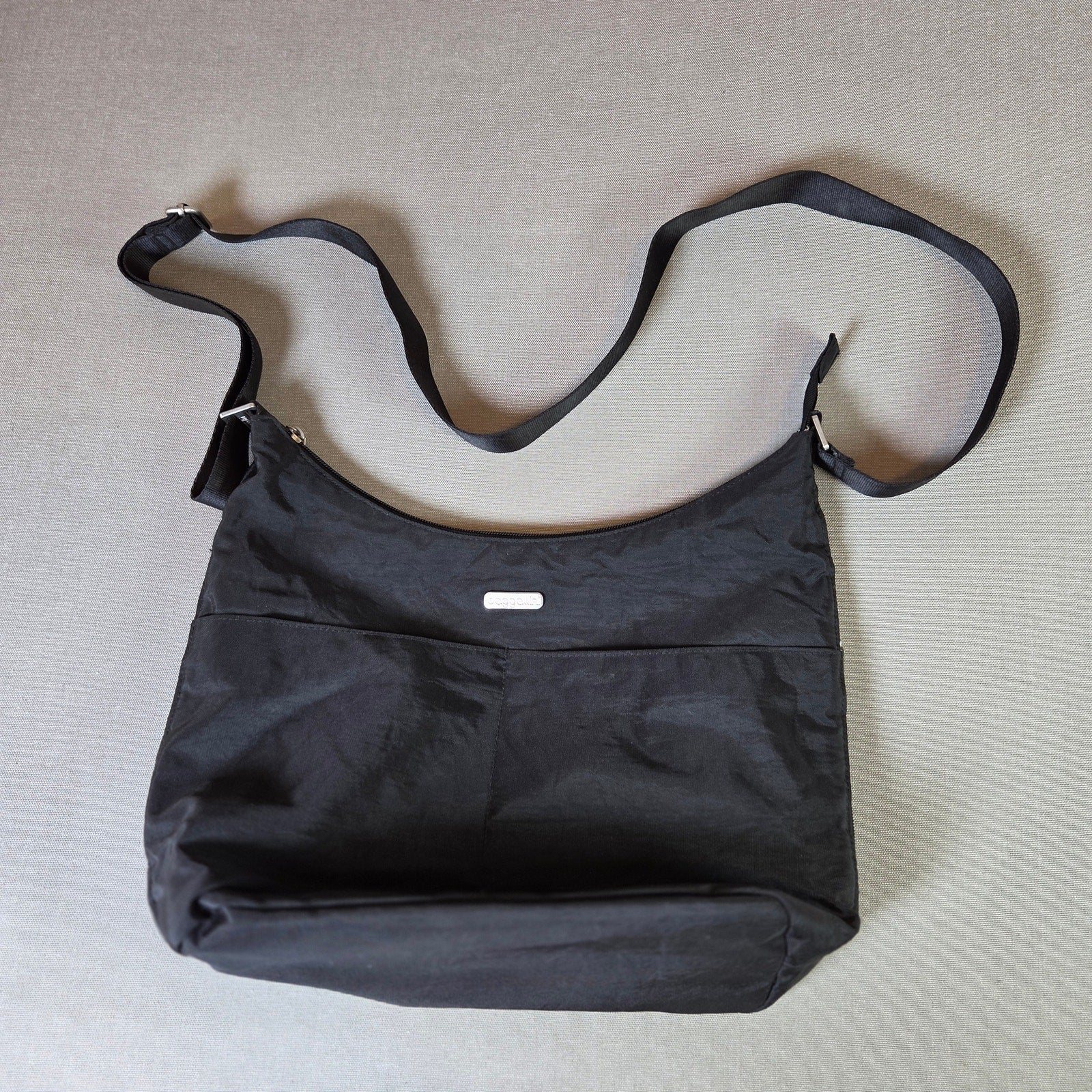 Baggallini Black Nylon Crossbody Purse Zipper Pockets Lightweight