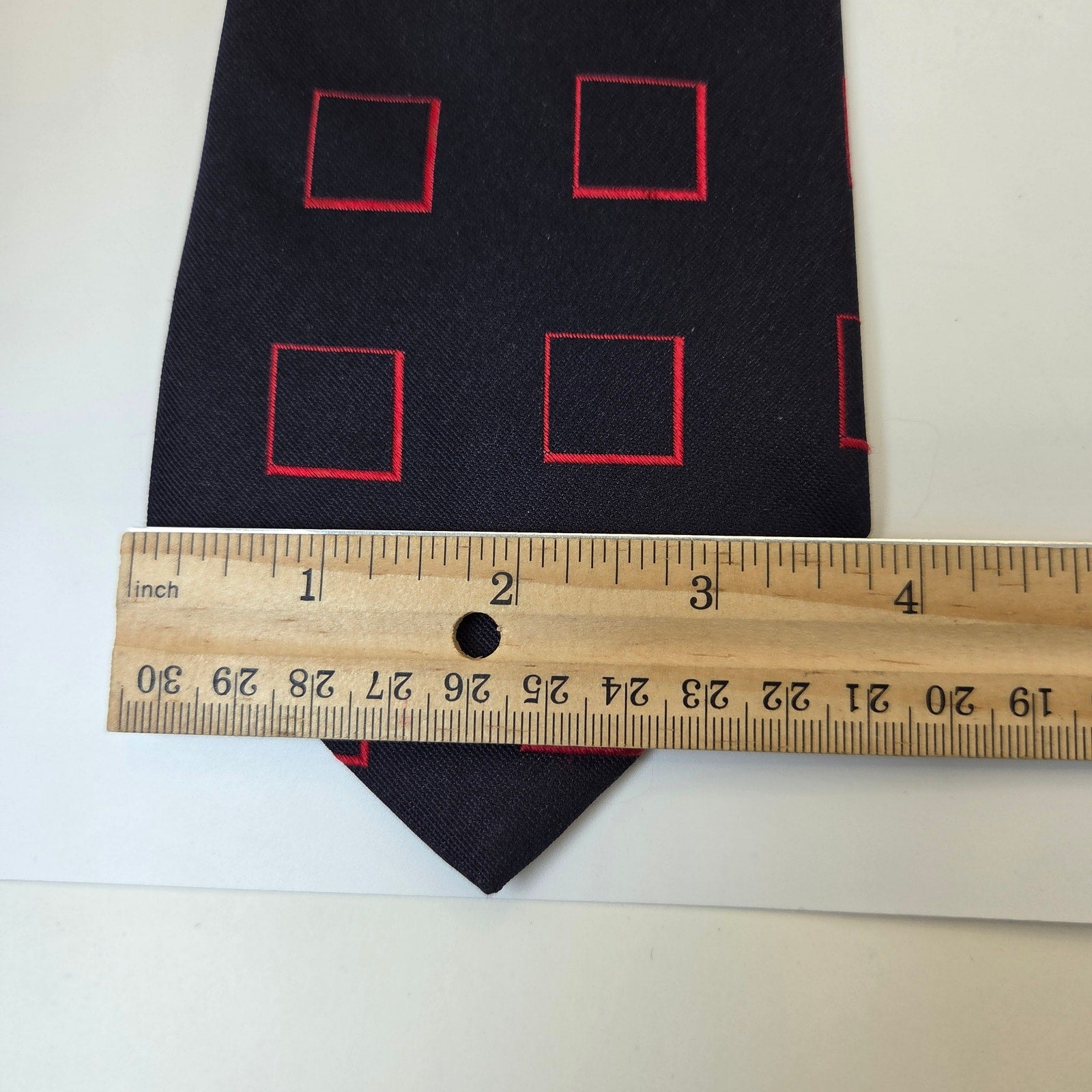 DKNY Silk Tie Navy Blue Red Square Geometric 3.75 Classic 57 Mens USA