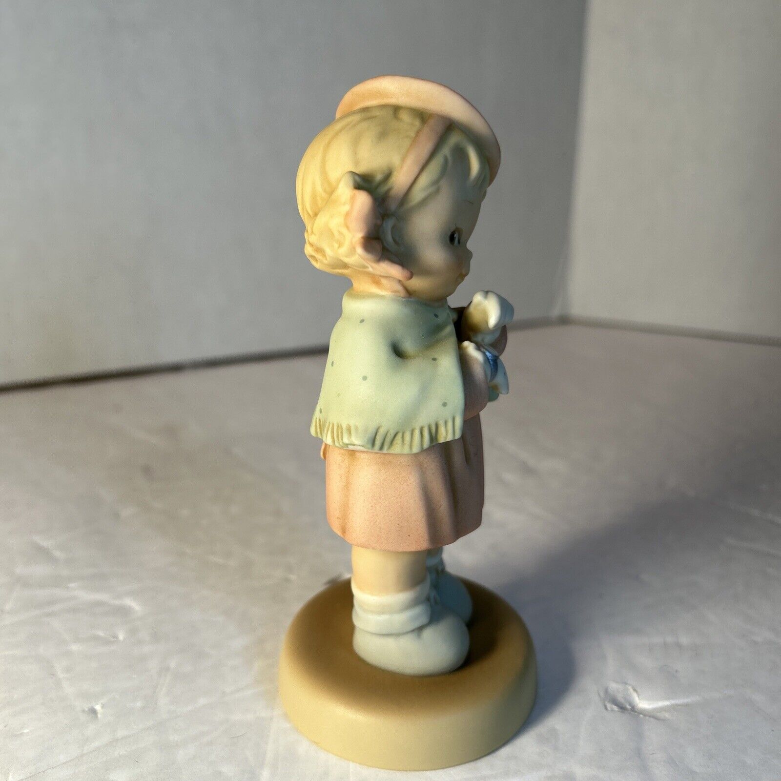 Enesco Memories of Yesterday Collectors Society 1995 "A Time to Celebrate" S0105