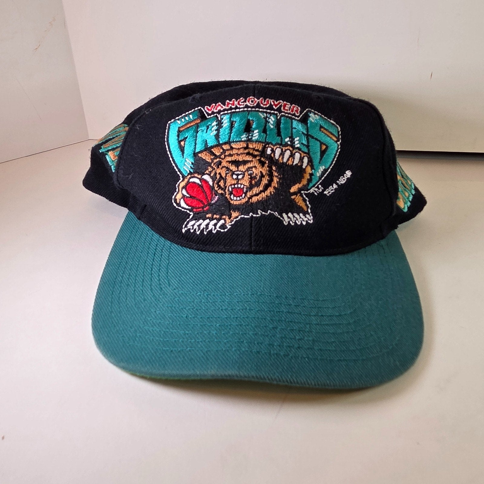Vintage 1994 Vancouver Grizzlies Sports Specialties Snapback Hat NBA
