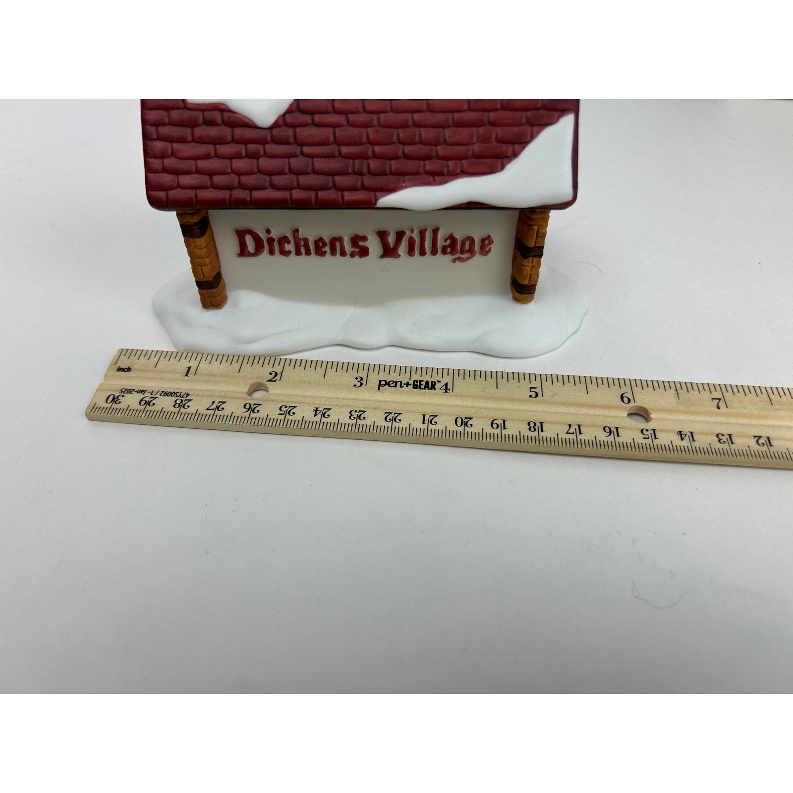Department 56 One Horse Open Sleigh Covered Wooden Bridge Minuteman lot
