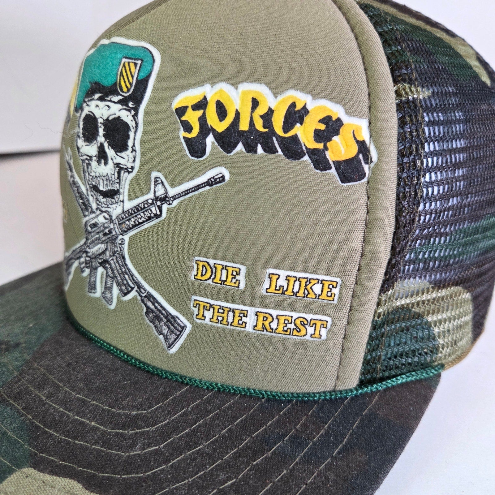Vintage Taiwan ROC Special Forces Mesh Snapback Hat Skull Rifles Camo 1980s