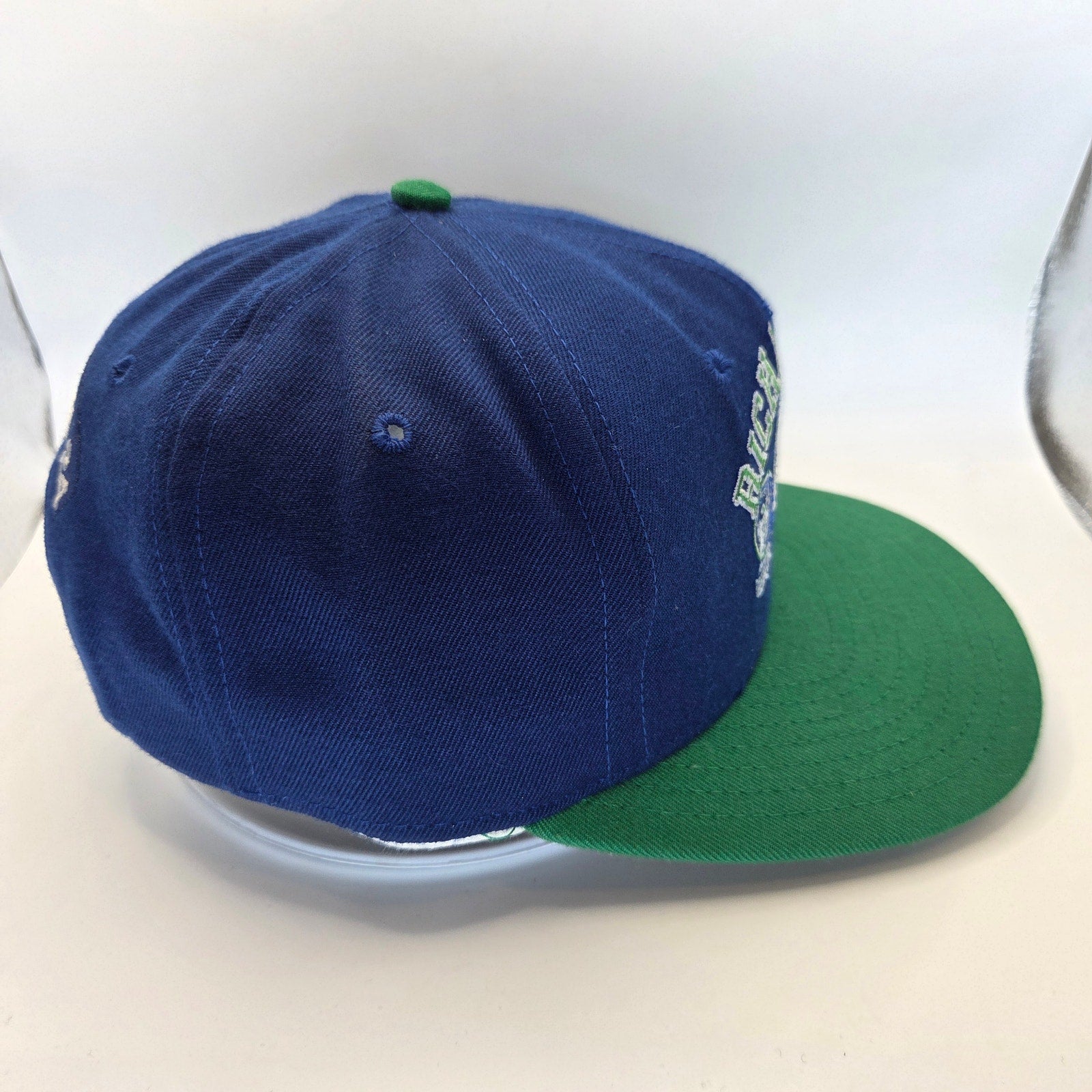 Vintage AJD Minnesota Timberwolves Pooh Richardson 24 Snapback USA Hat